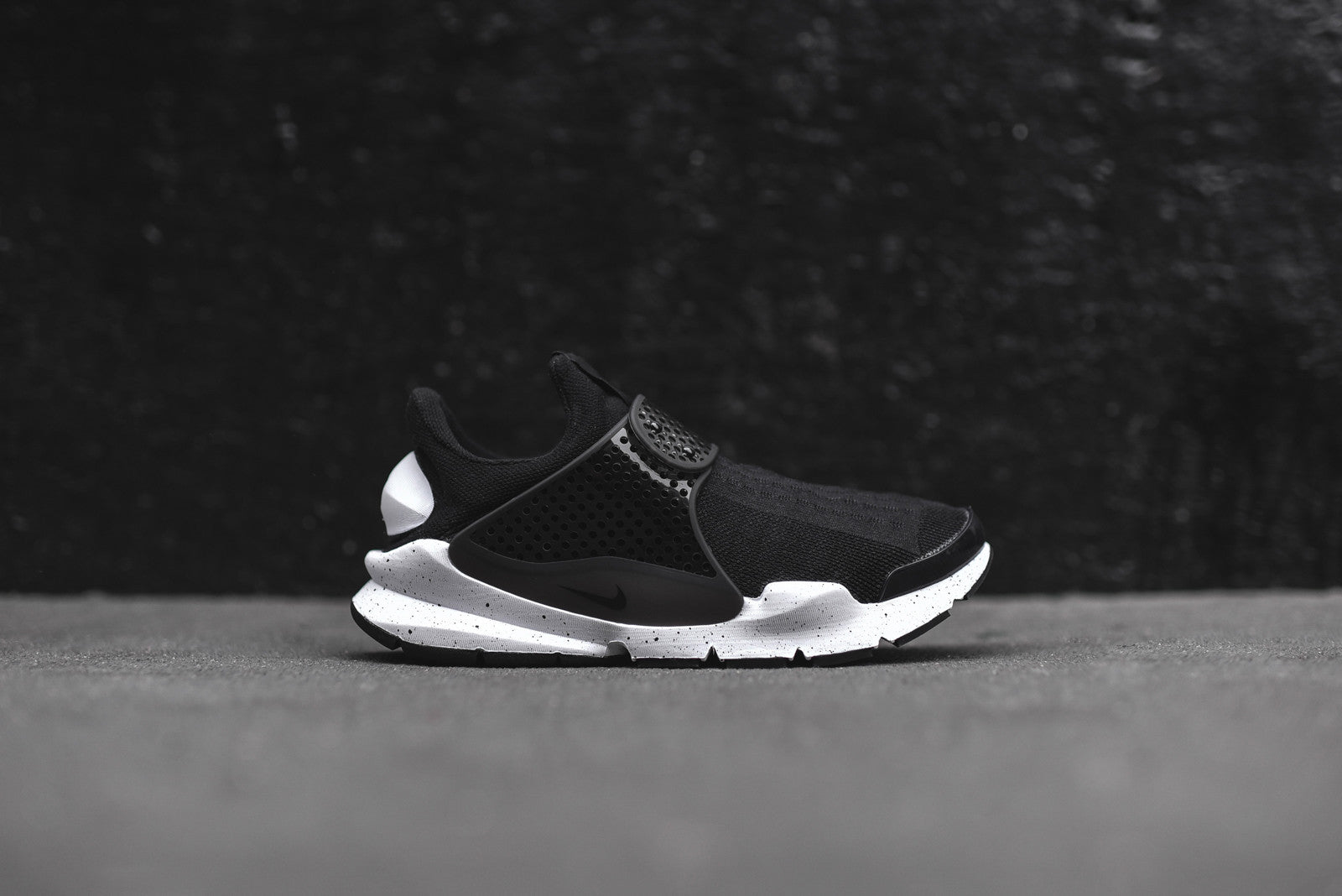 Nike Sock Dart SE - Black / White
