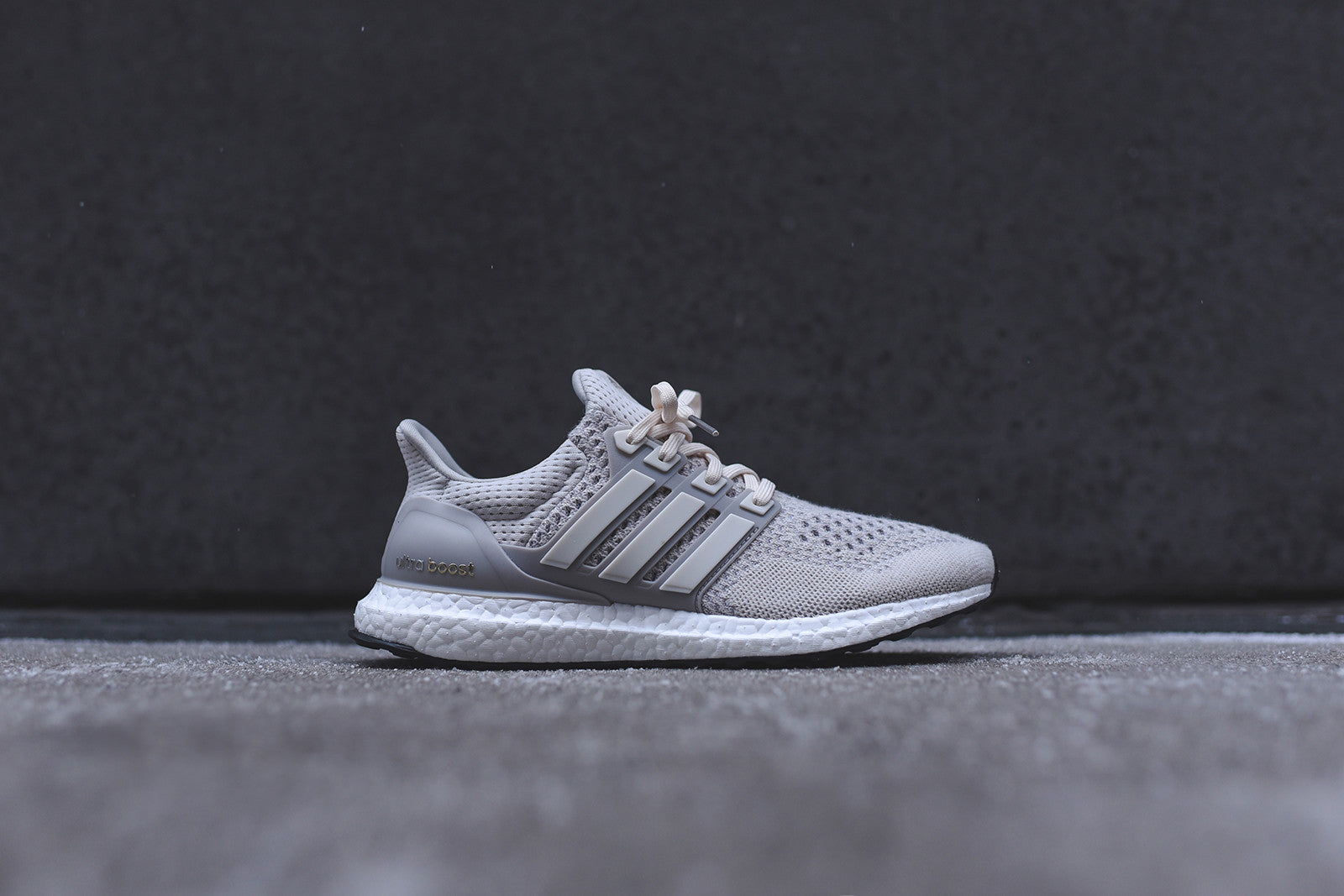 adidas Ultra Boost - Beige & Dark Grey