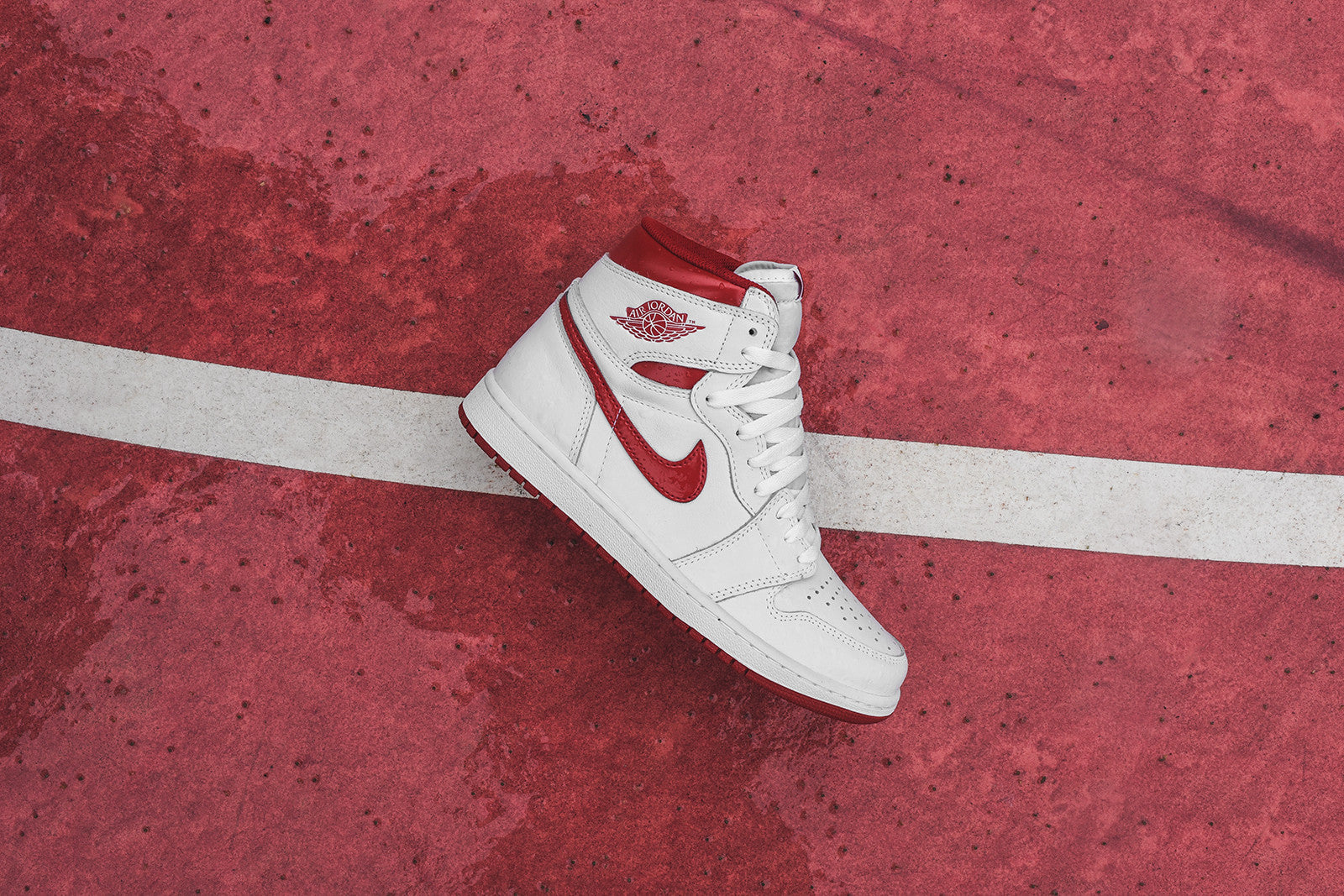Nike Air Jordan Retro 1 High OG - Metallic Red / White