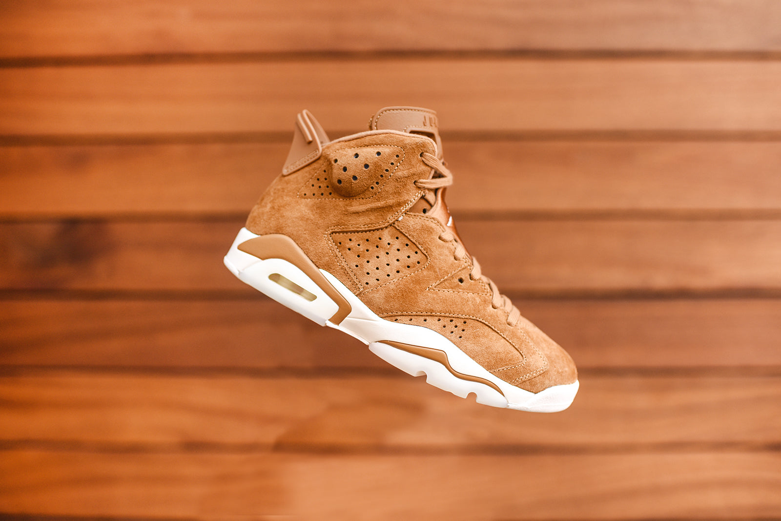 Nike Air Jordan 6 Retro - Gold