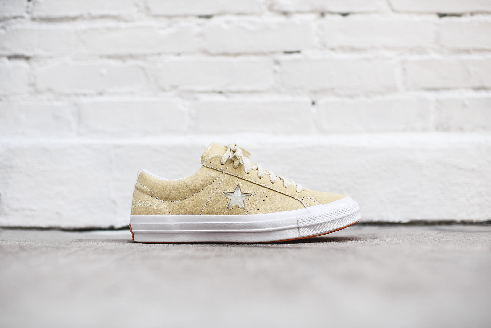 Converse x Footpatrol One Star Ox - Cream / White