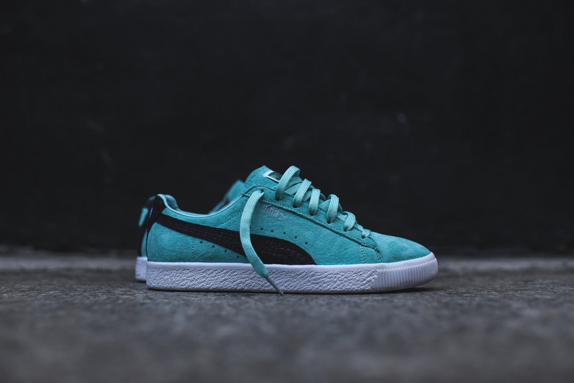Puma x Diamond Supply Co. Clyde - Aruba Blue / Black / White