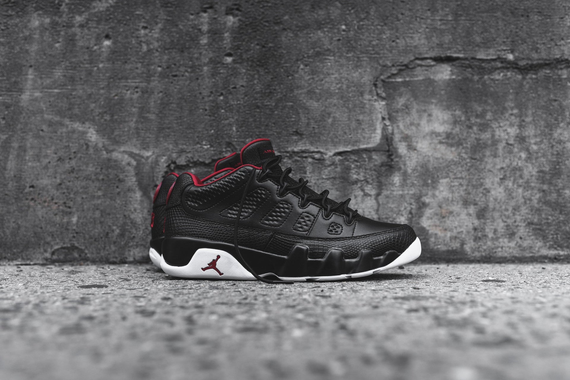 Nike Air Jordan IX Retro Low - Black / Gym Red