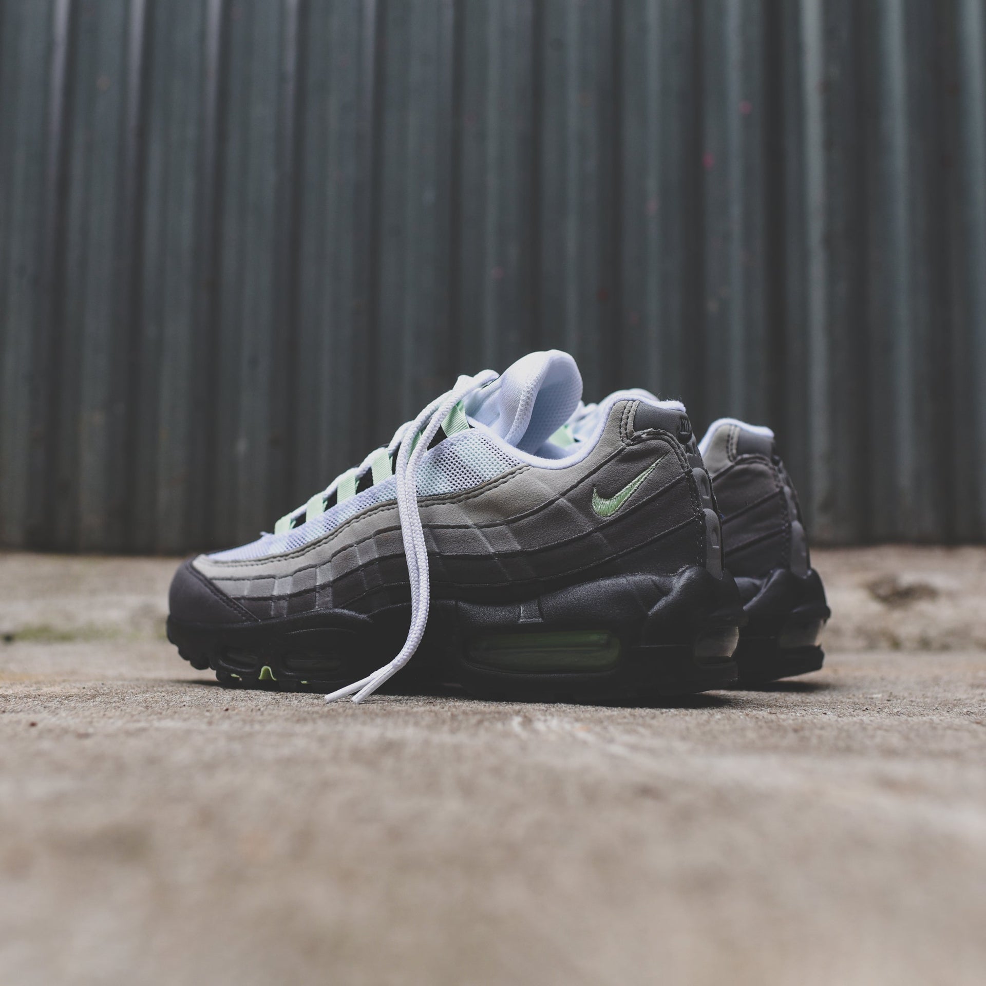 Nike Air Max 95 - White / Fresh Mint / Granite / Dust / Dark Pewter