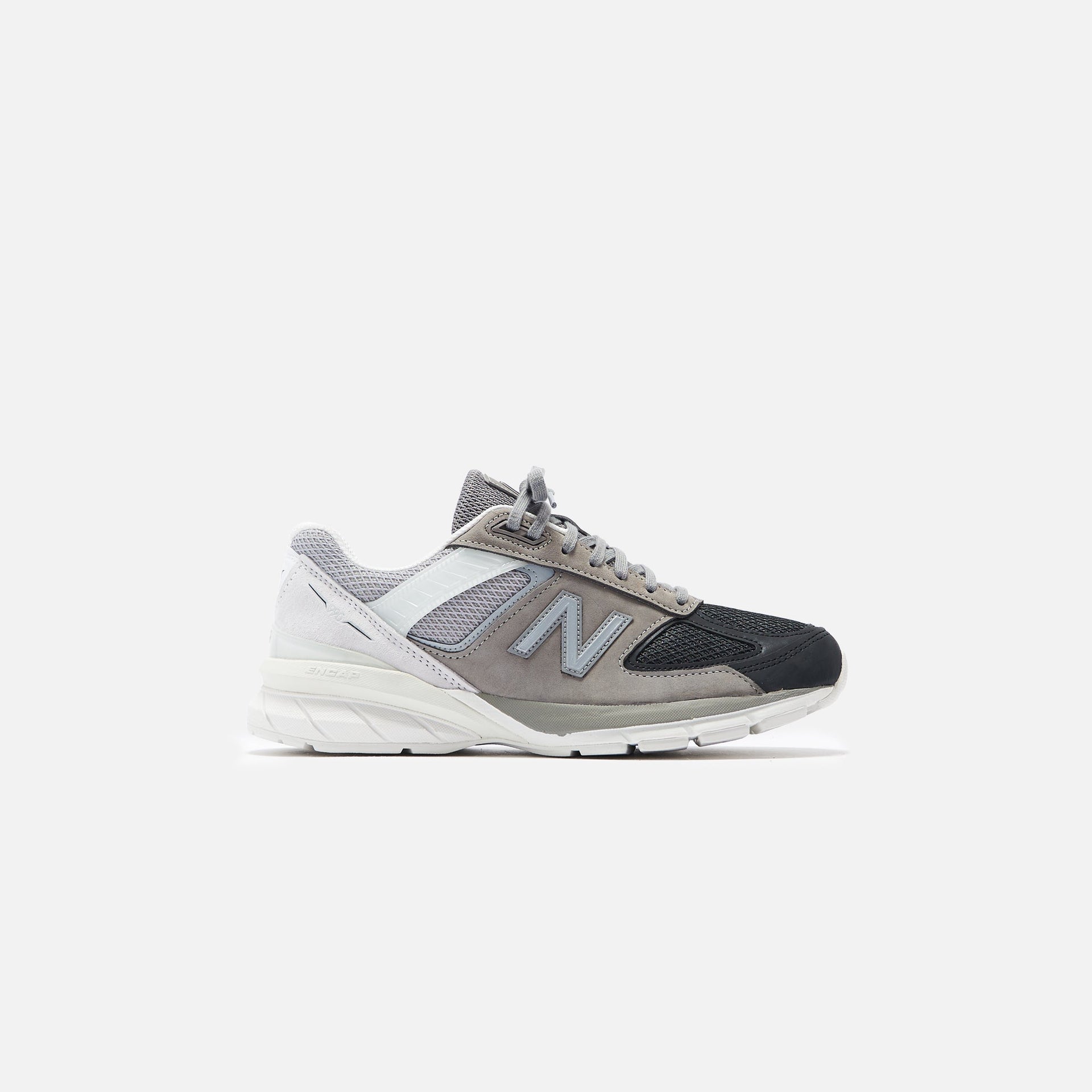 New Balance 990 V5 - Black / Marblehead