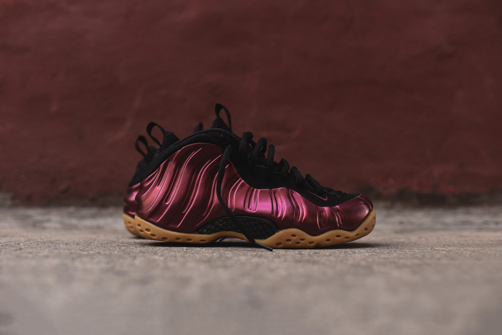 Nike Air Foamposite One - Maroon / Black