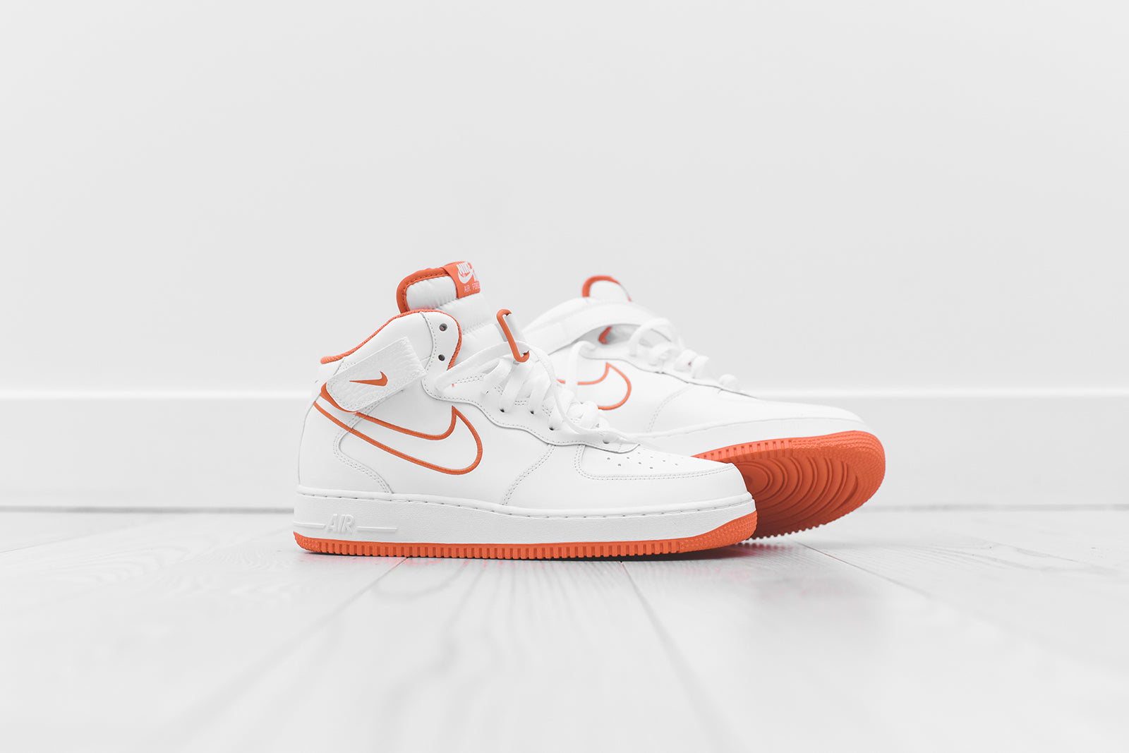 Nike Air Force 1 '07 Mid - White / Orange
