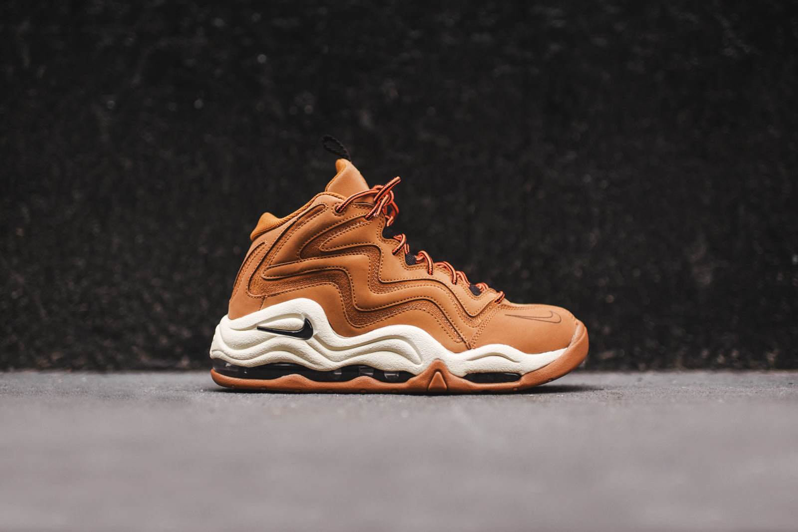 Nike Air Pippen - Desert Ochre / White