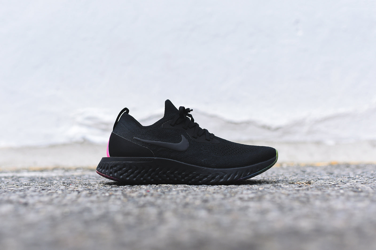Nike Epic React BE TRUE Flyknit - Black / Pink