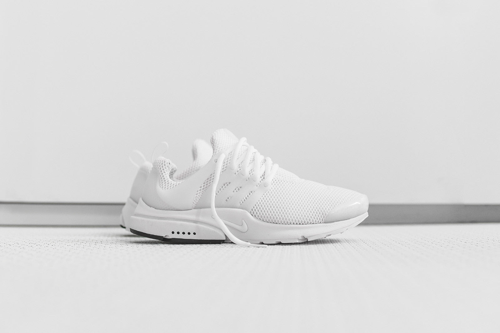 Nike Air Presto - White & Triple Black
