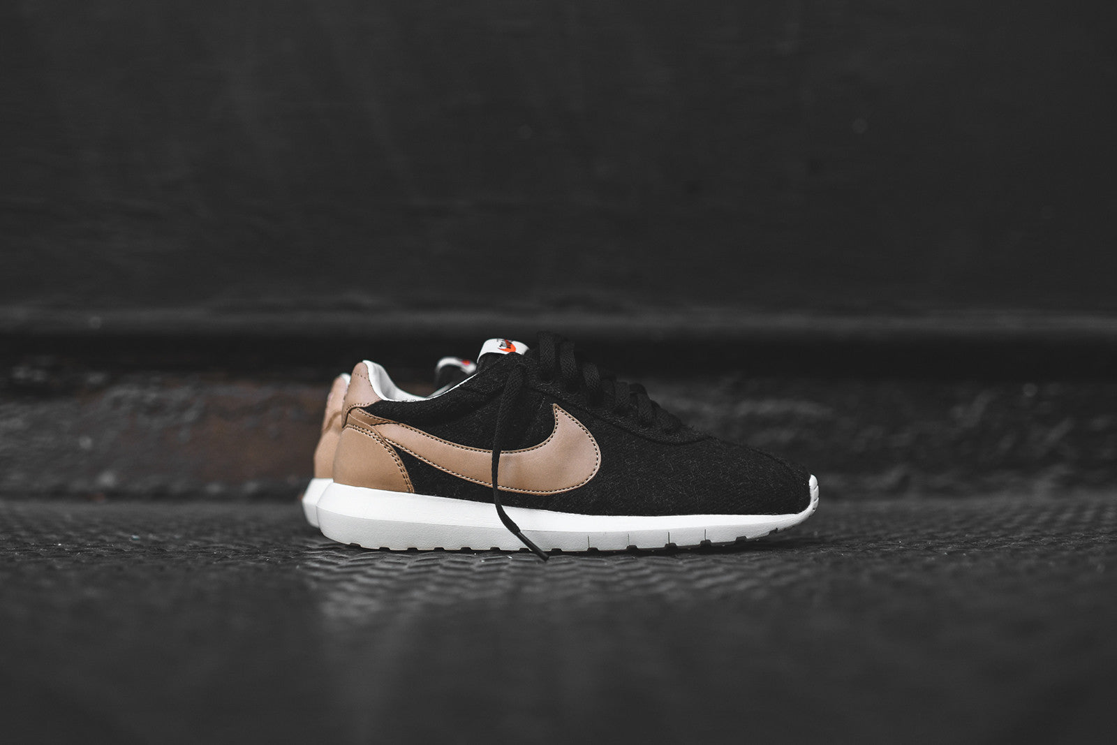 Nike Roshe LD-1000 - Black / Veg Tan