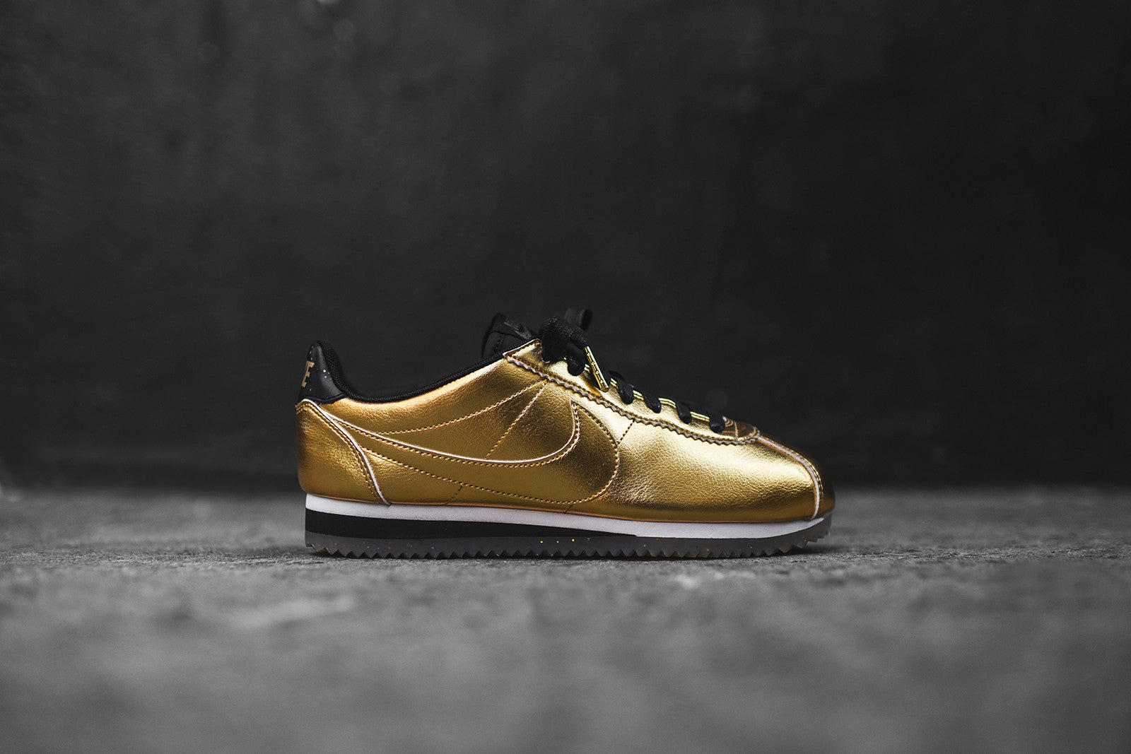 Nike WMNS Cortez SE - Gold