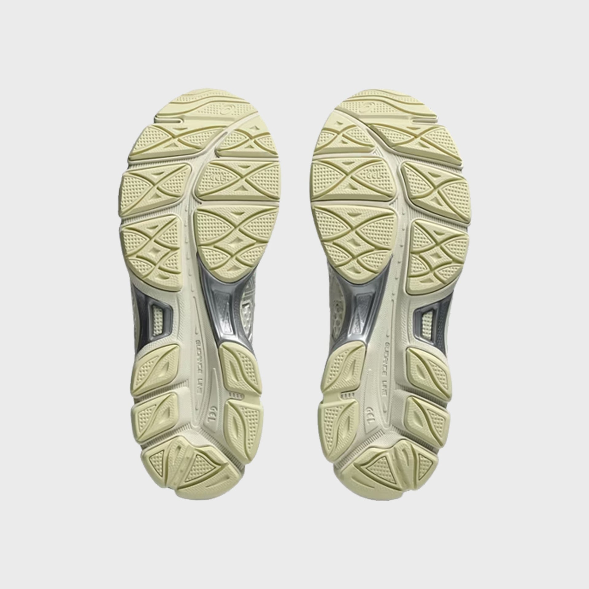 ASICS GEL-Cumulus 16 - Cream / Pure Silver