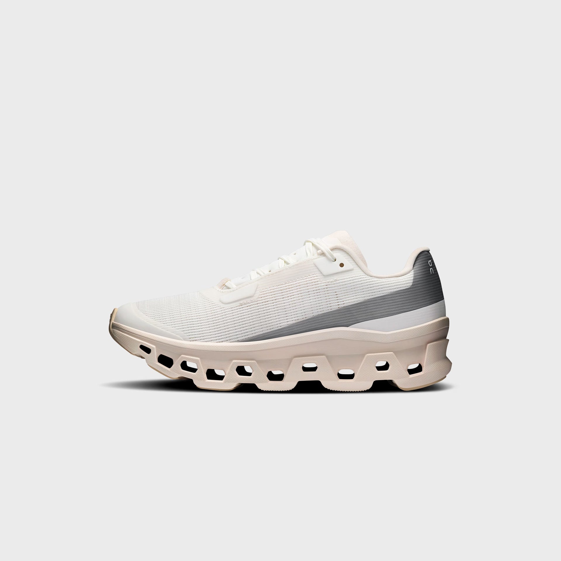 On Running WMNS Cloudmonster Void - Ivory / Seashell