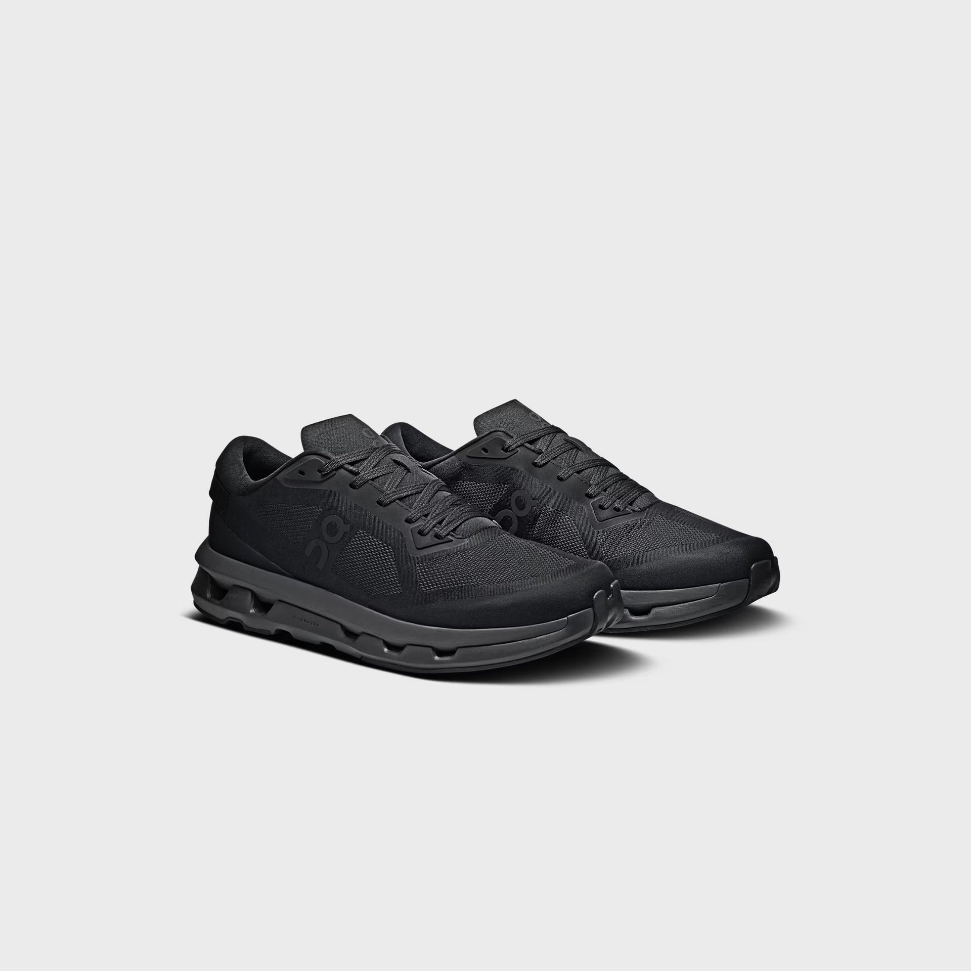 On Running Cloudzone - Black / Eclipse