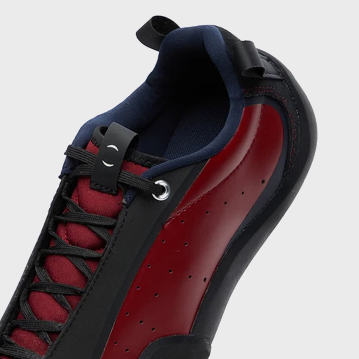 Village PM 2PM - Red / Natural Black