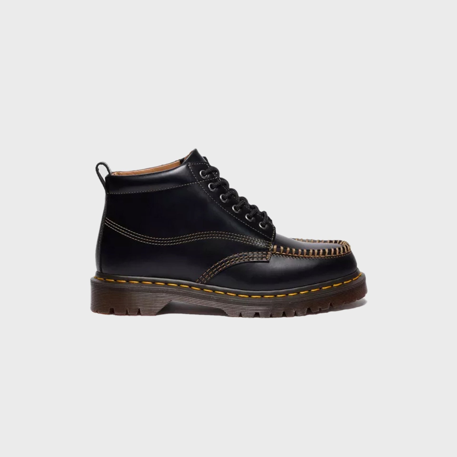Dr. Martens Lowell Chukka - Black Orleans