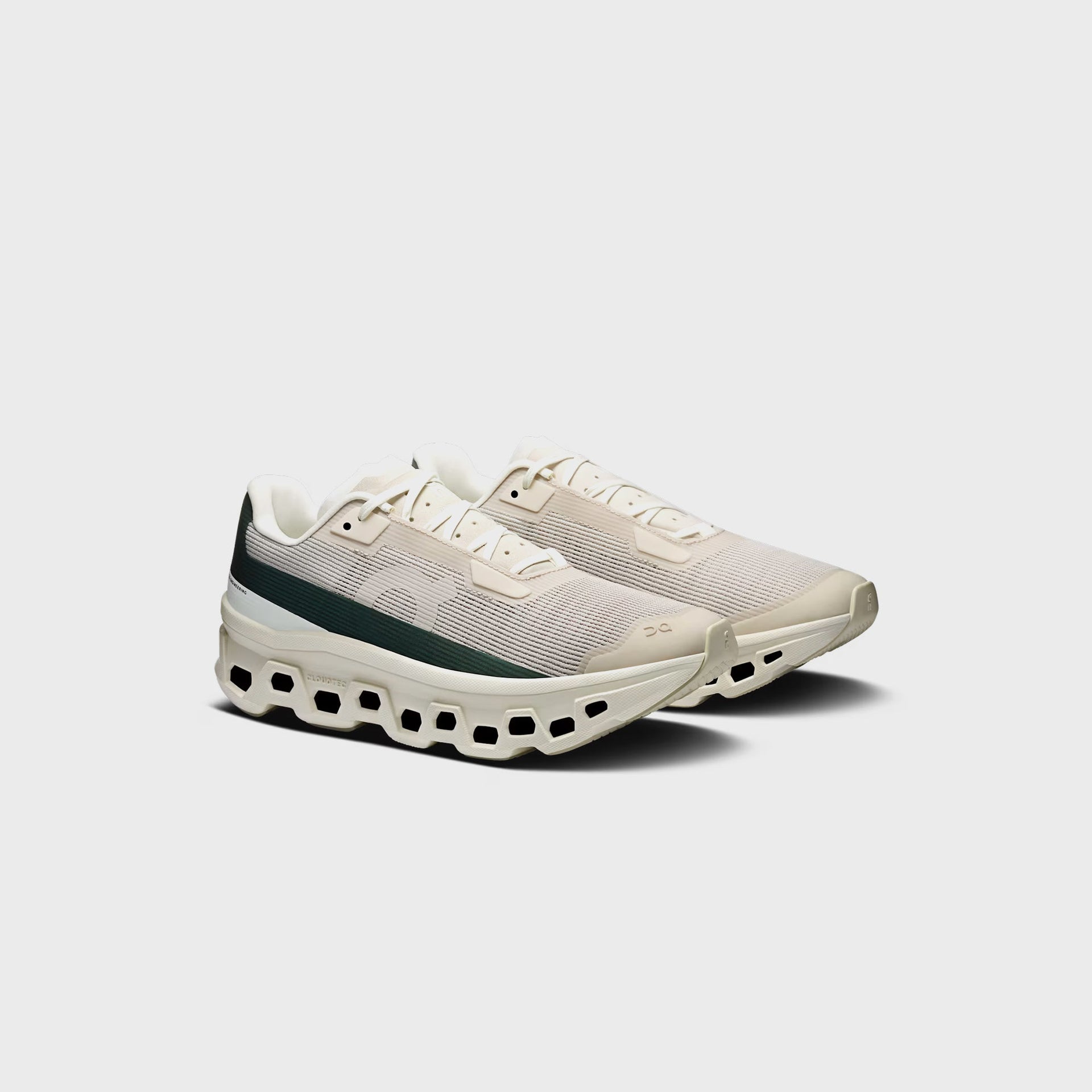 On Running WMNS Cloudboom Max - White / Black