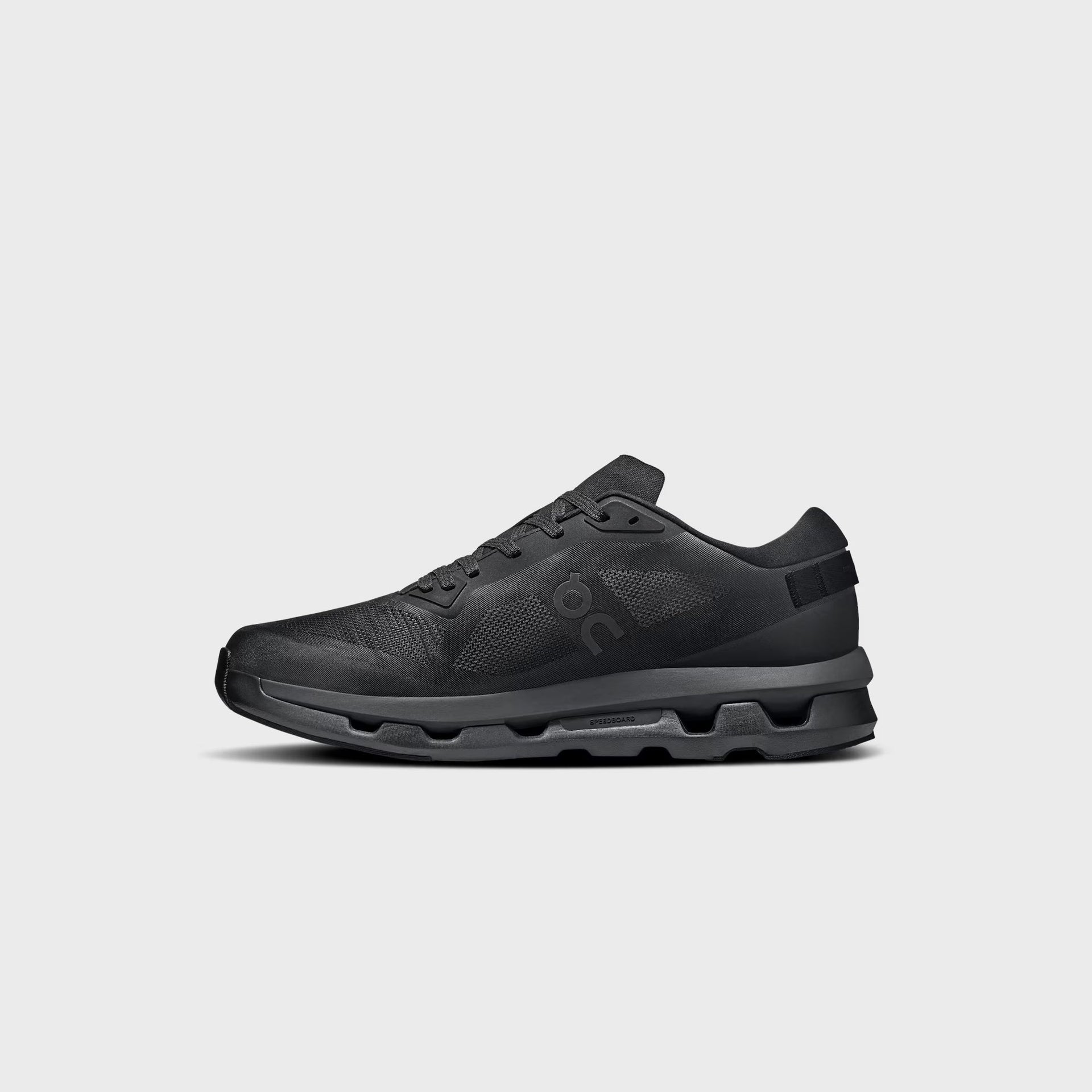 On Running Cloudzone - Black / Eclipse