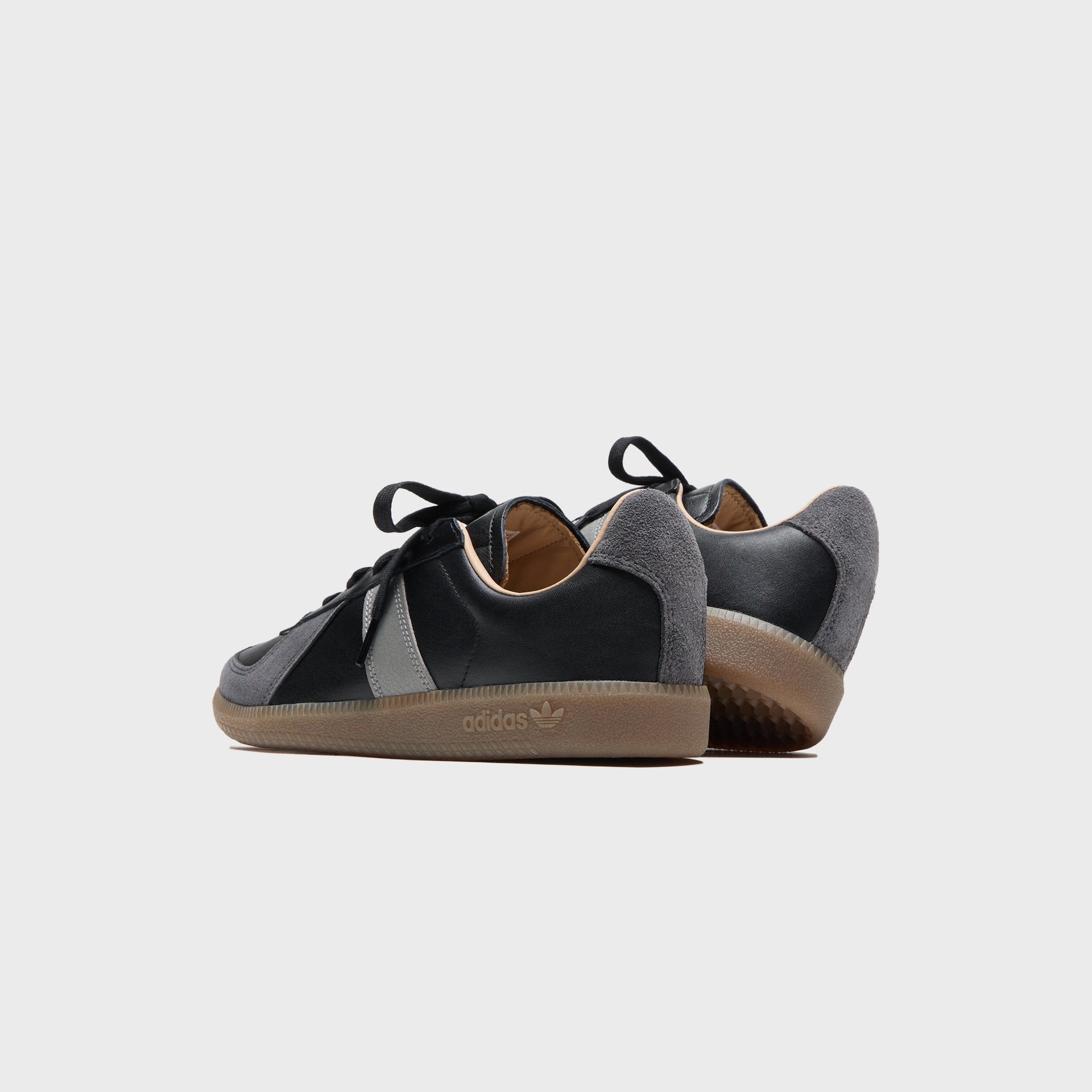 adidas BW Army - Core Black / Charcoal Solid Grey / Gum
