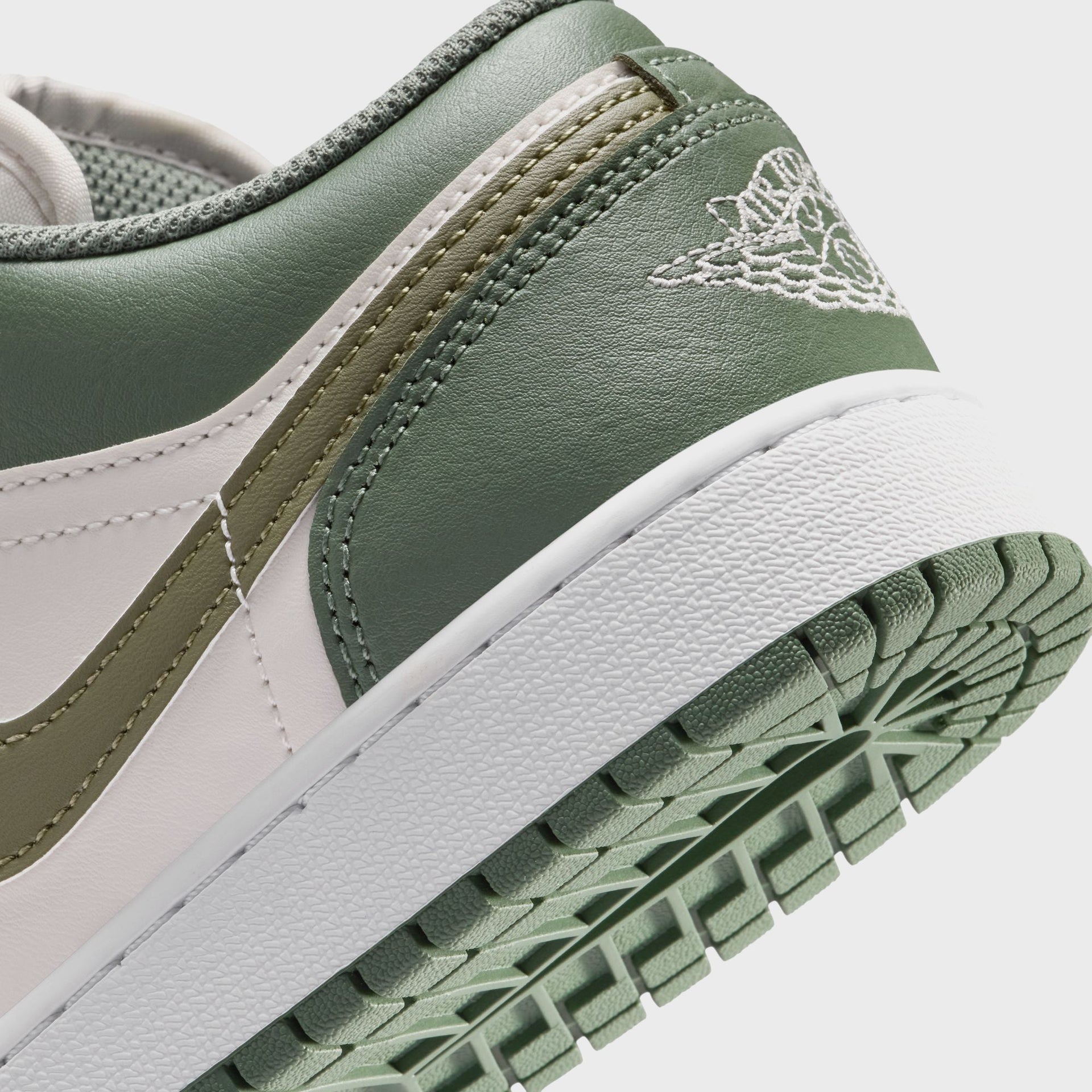 Nike GS Air Jordan 1 Low - Vintage Lichen / Med Olive / Vintage Lichen / Summit White