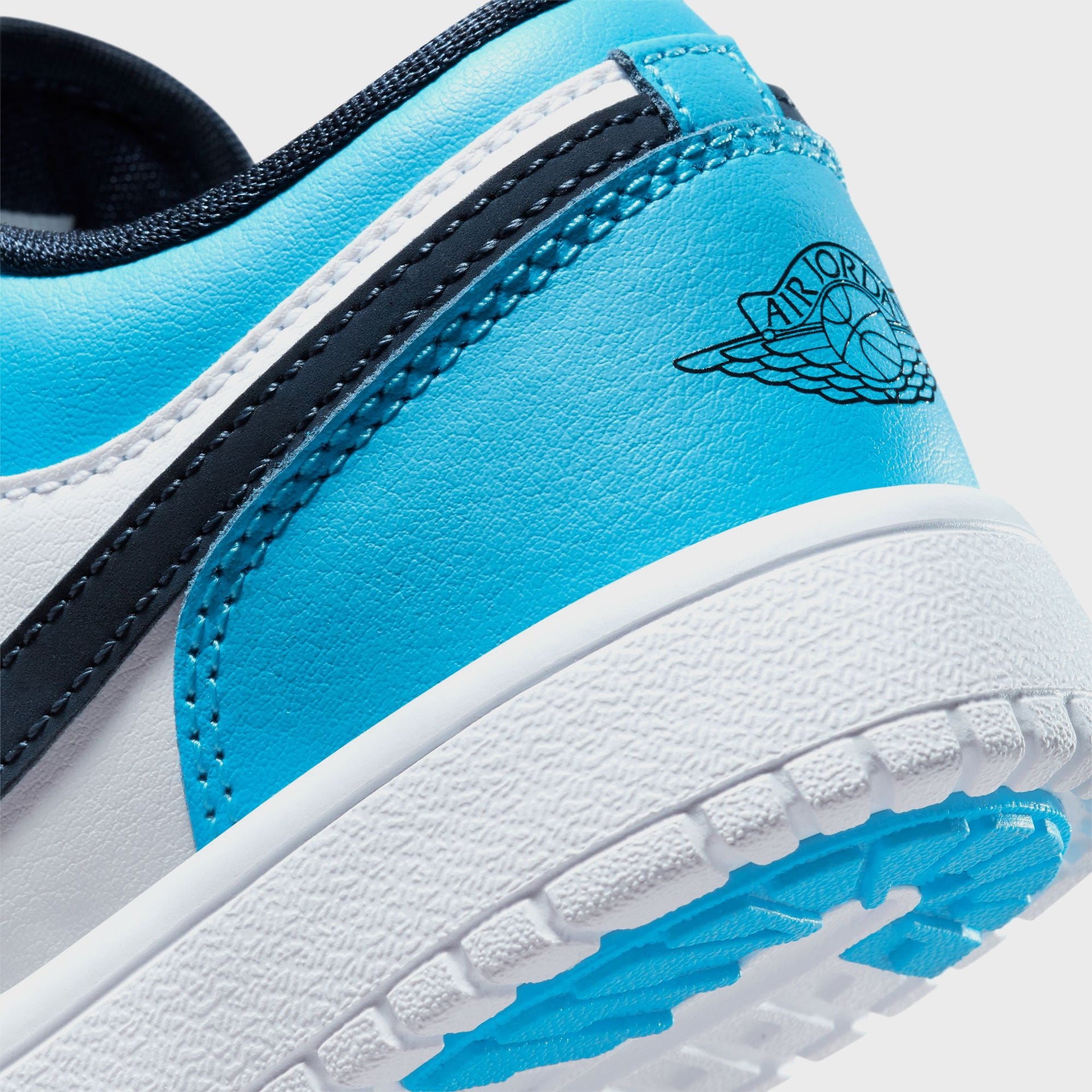 Nike PS Jordan 1 Low Alt - White / Obsidian / Dark Powder Blue