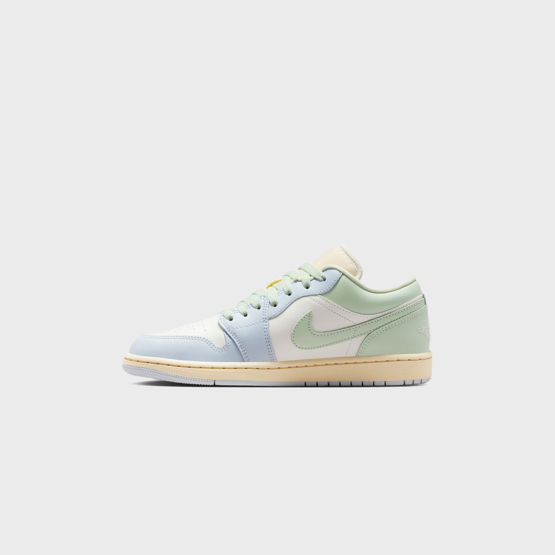 Jordan WMNS Air Jordan 1 Low - Sail / Aura / Muslin / Jade Aura