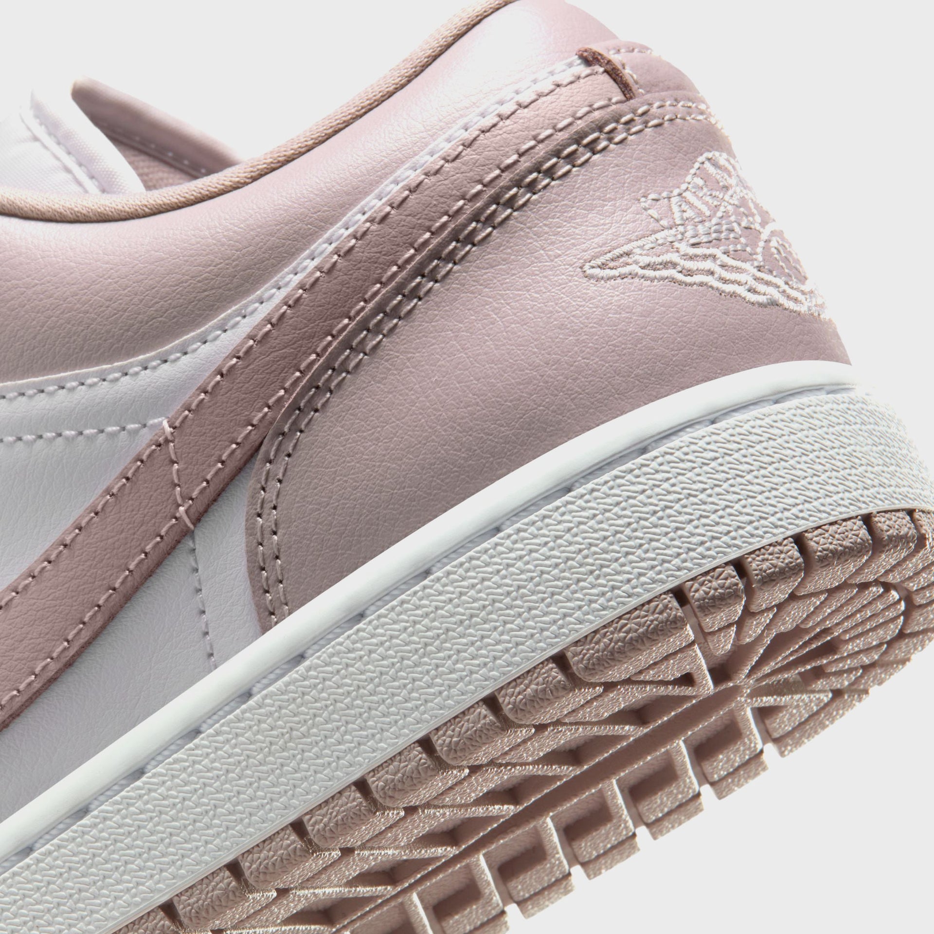Jordan WMNS Air Jordan 1 Low SE - Particle Rose / White / Neutral Grey