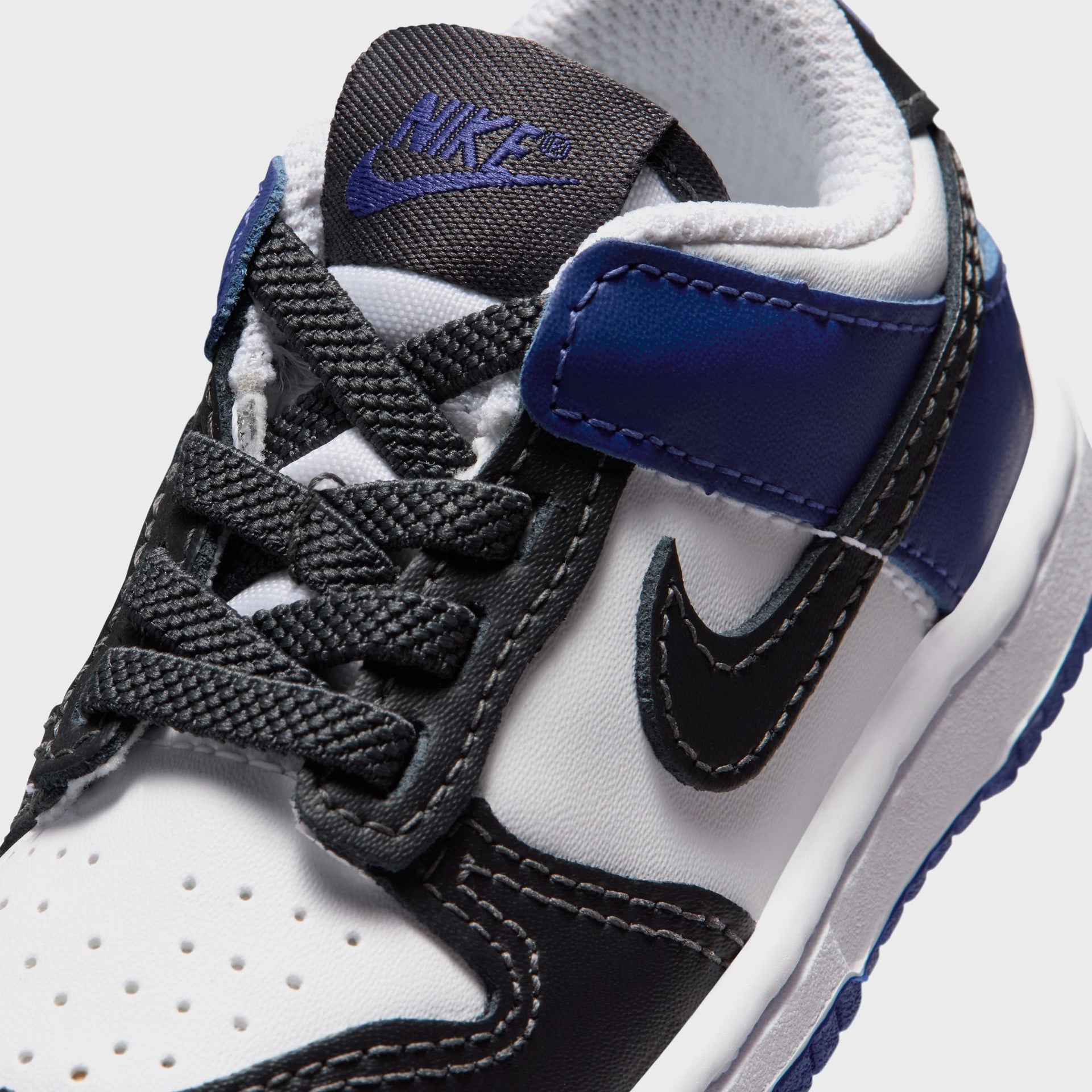 Nike TD Dunk Low - White / Dark Smoke Grey / Deep Night