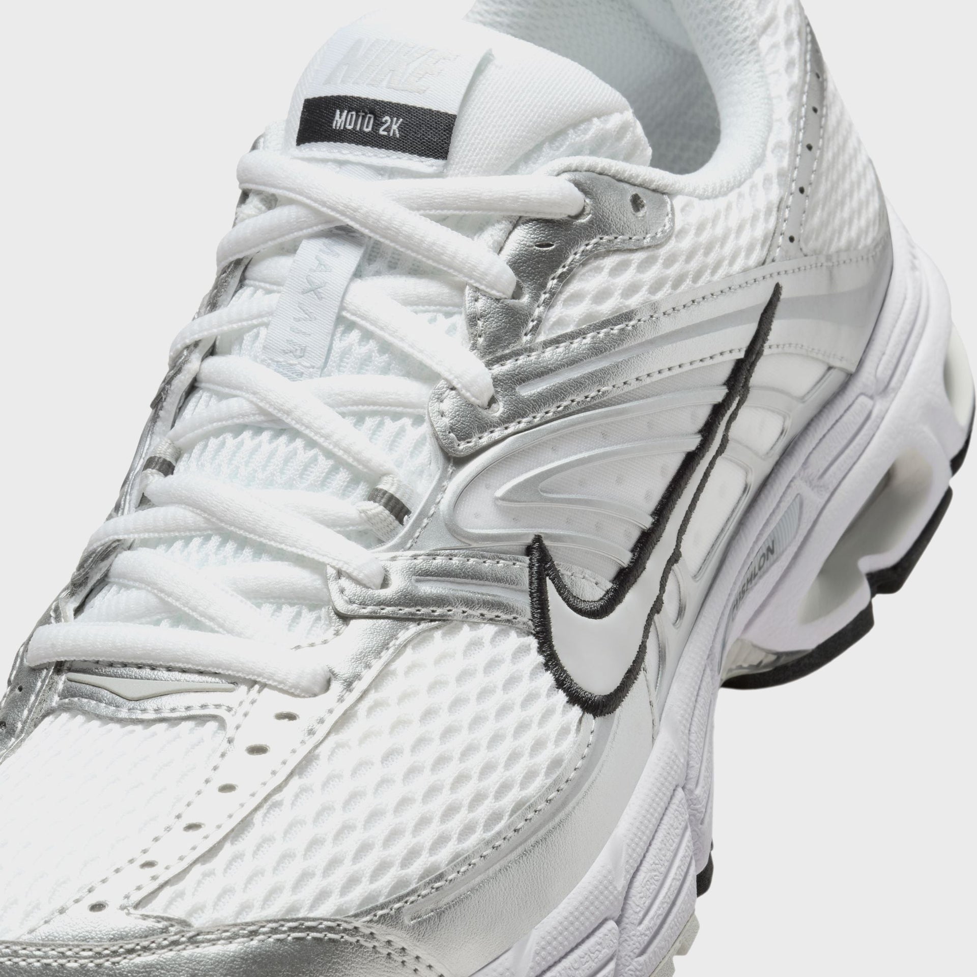 Nike WMNS Air Max Moto 2K - White / Photon Dust / Metallic Silver / Black