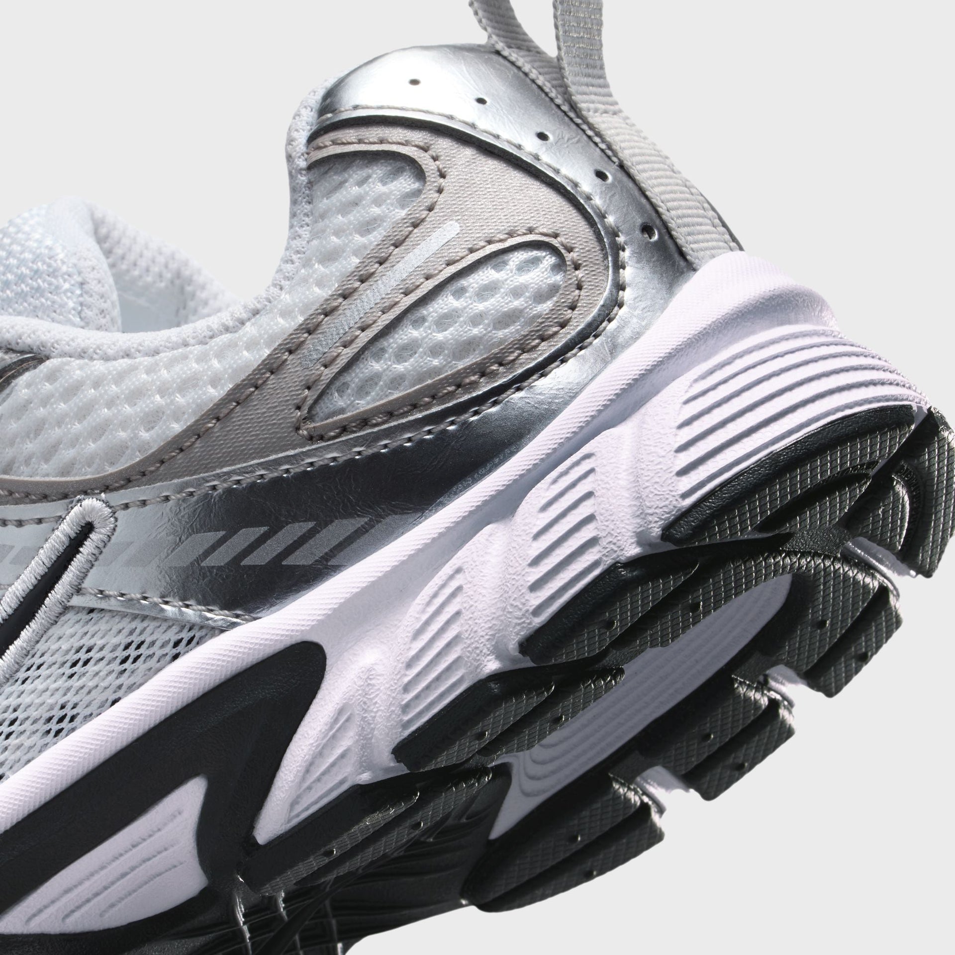 Nike PS V5 RNR - White / Black / Vast Grey / College Grey
