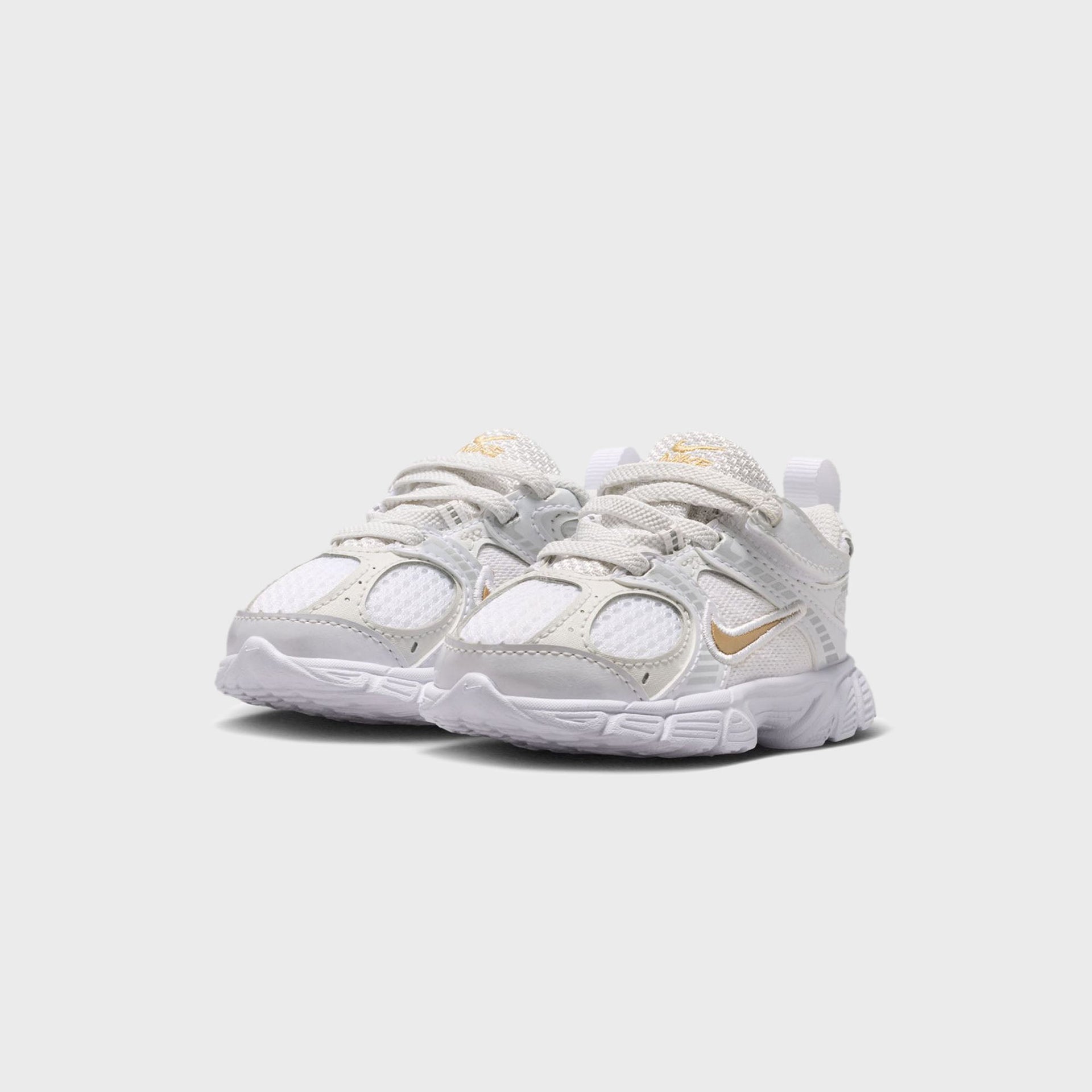 Nike V5 Rnr - White / Metallic Gold / Metallic Silver