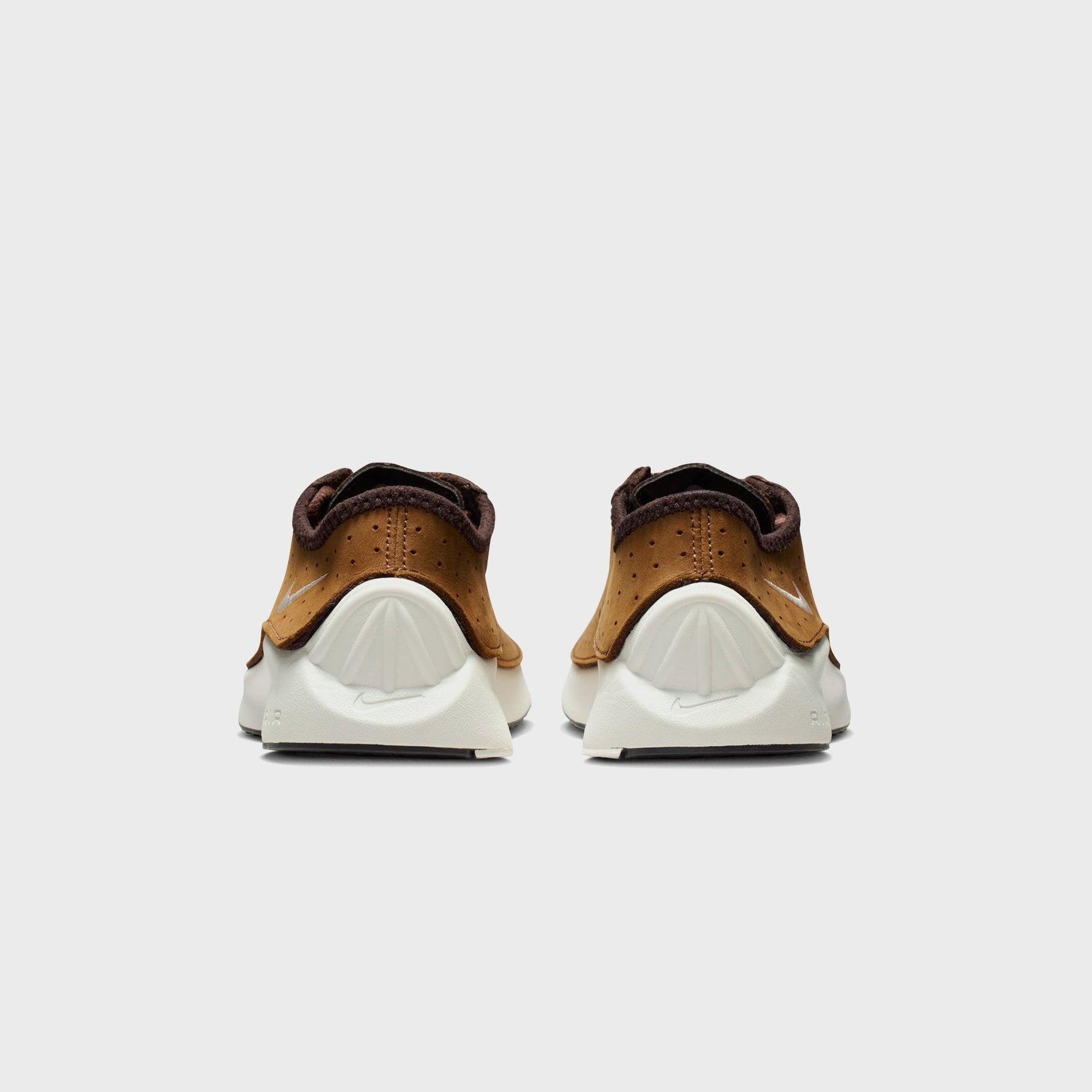 Nike WMNS Air Superfly - Light British Tan / Baroque Brown / Black / Light Bone