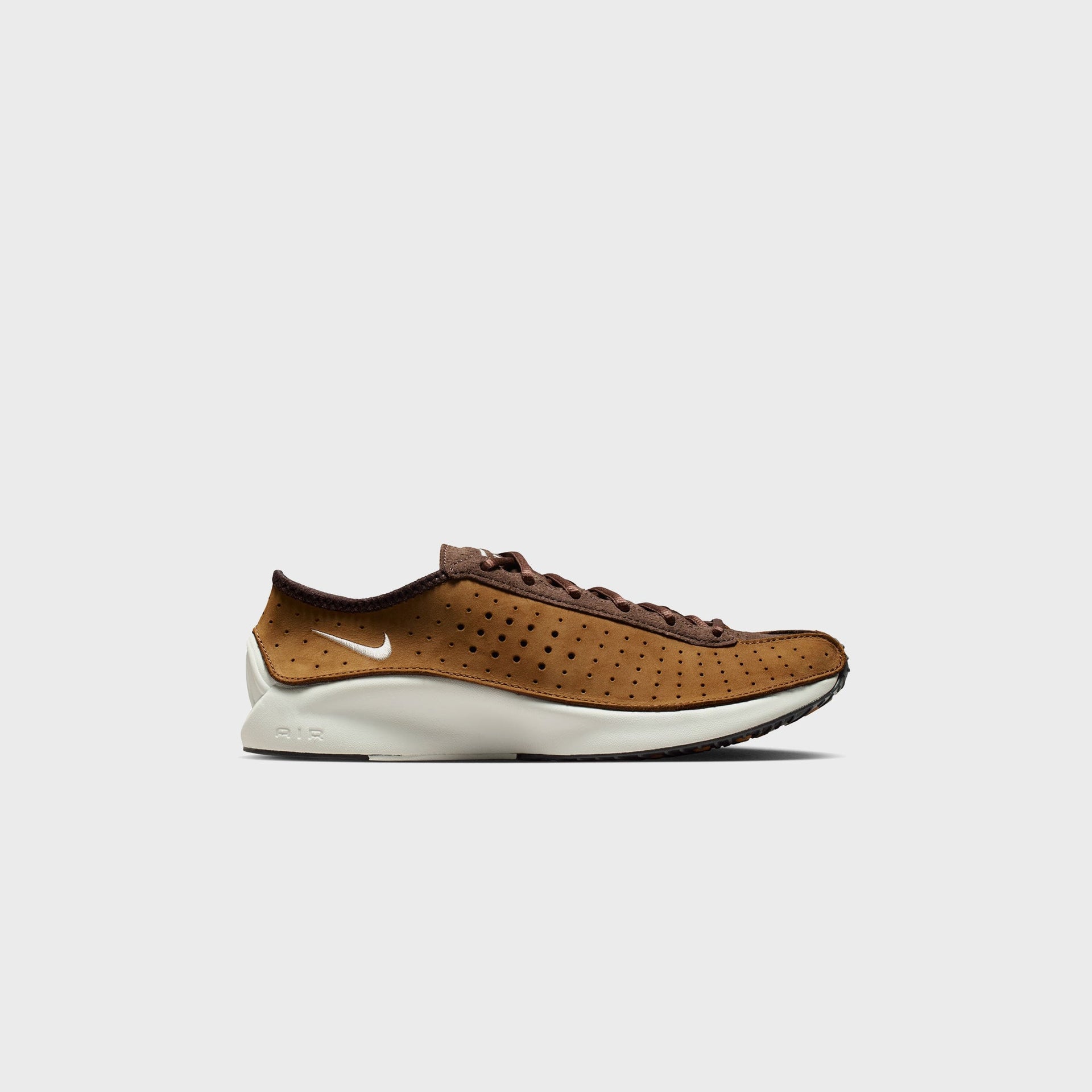 Nike WMNS Air Superfly - Light British Tan / Baroque Brown / Black / Light Bone