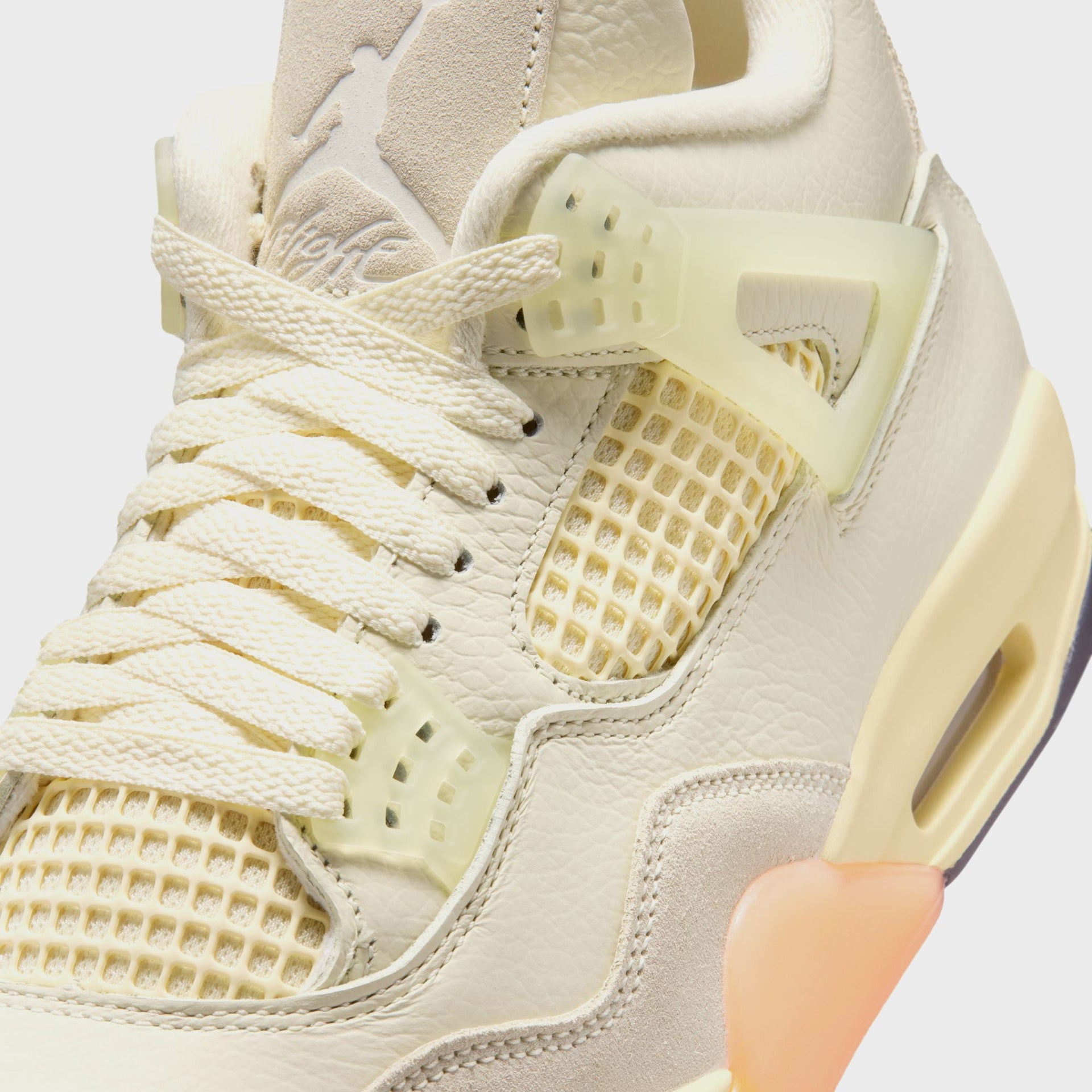 Jordan WMNS Air Jordan 4 - Retro Coconut Milk / Metallic Gold / Muslin / Bright Mango / Sundial / Black