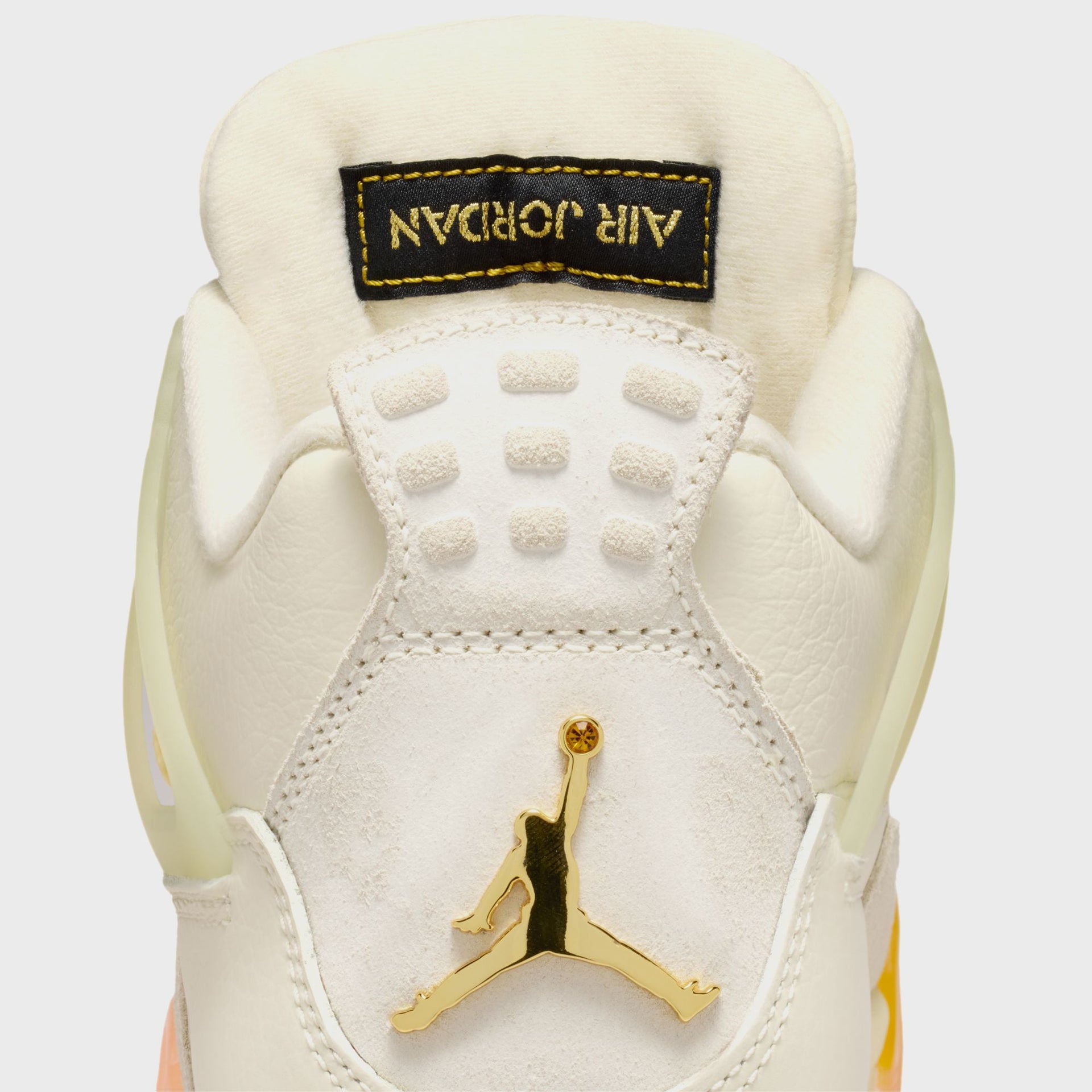 Jordan WMNS Air Jordan 4 - Retro Coconut Milk / Metallic Gold / Muslin / Bright Mango / Sundial / Black