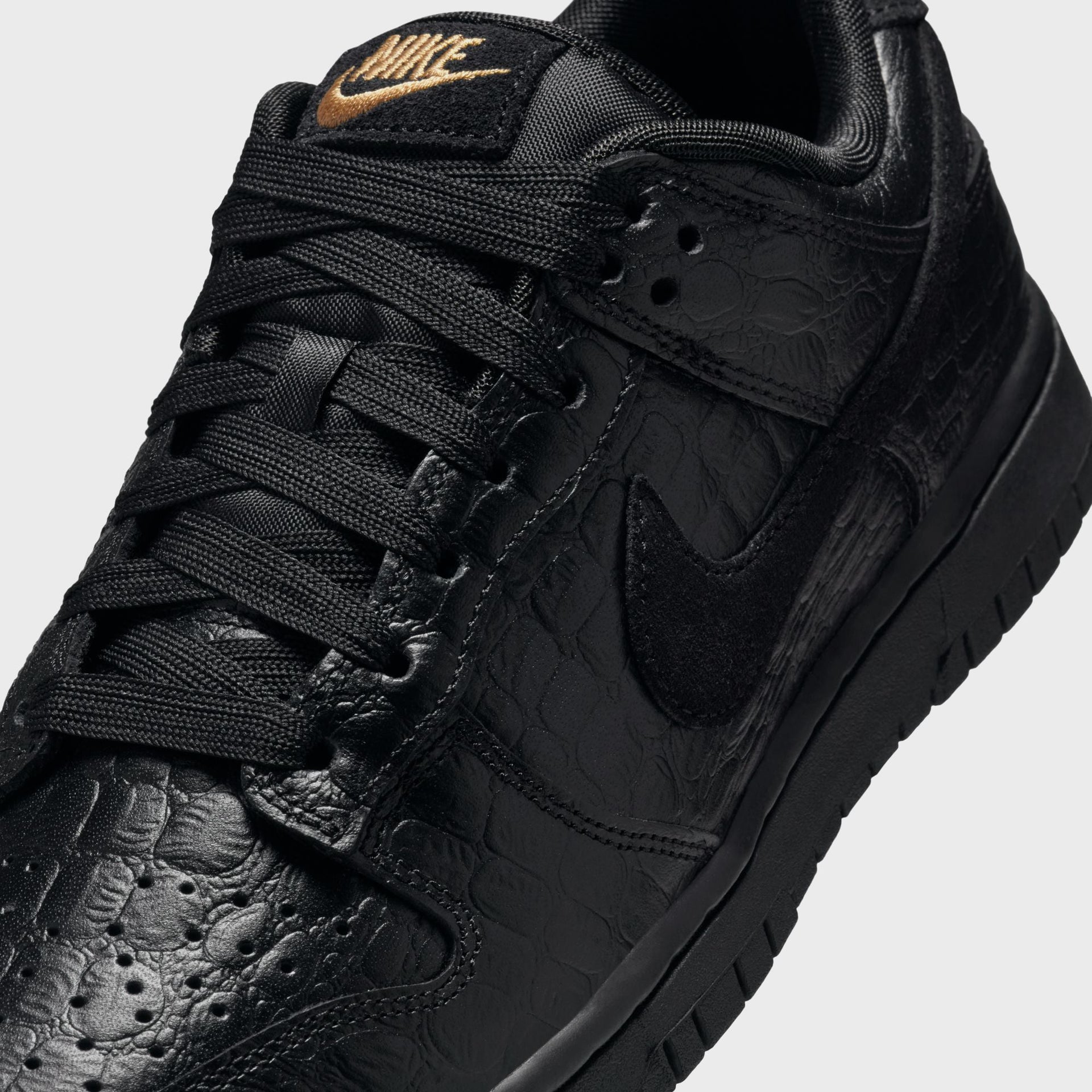 Nike WMNS Dunk Low - Black / Black / Metallic Gold / Off Noir