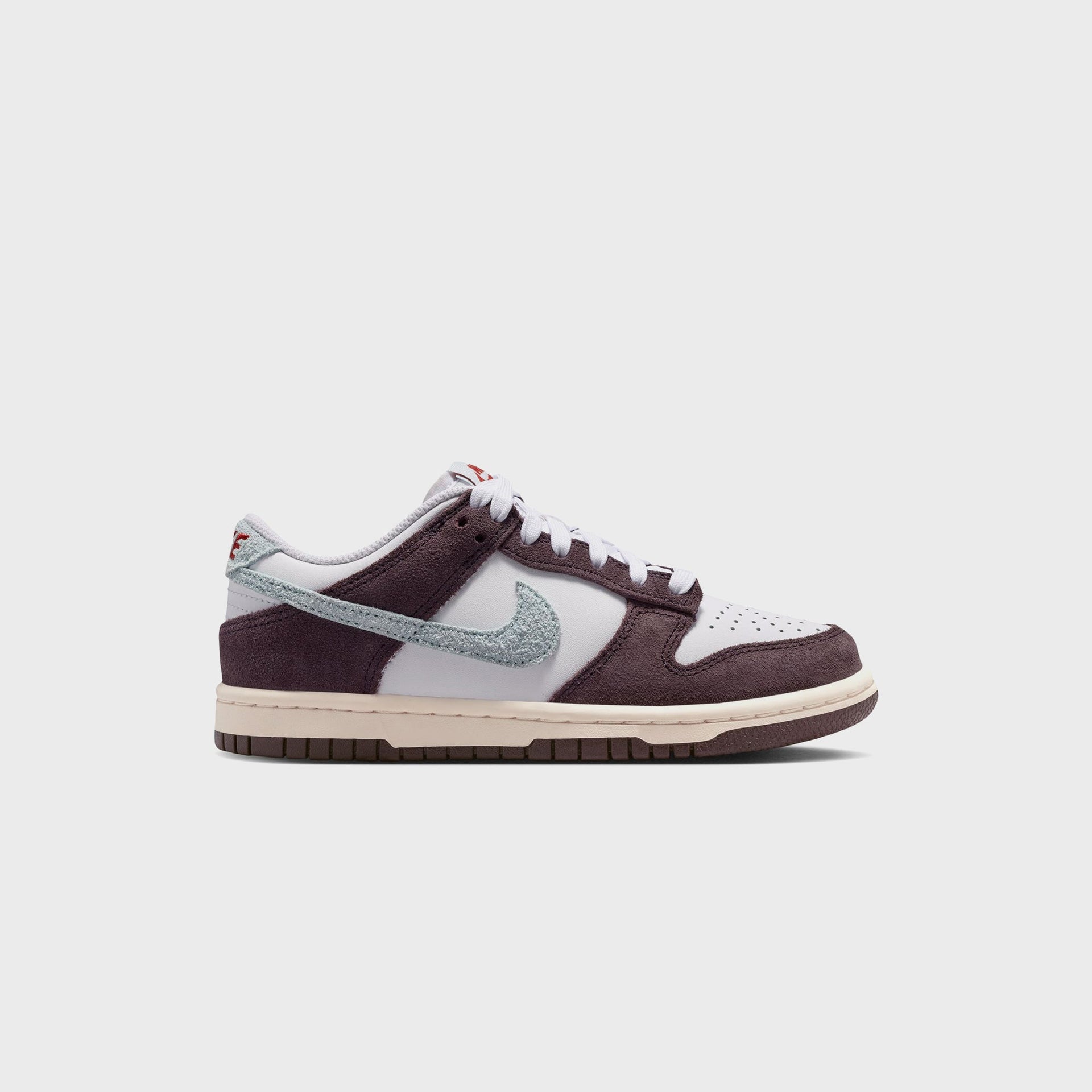 Nike GS Dunk Low SE - White / Glacier Blue / Burgundy Ash