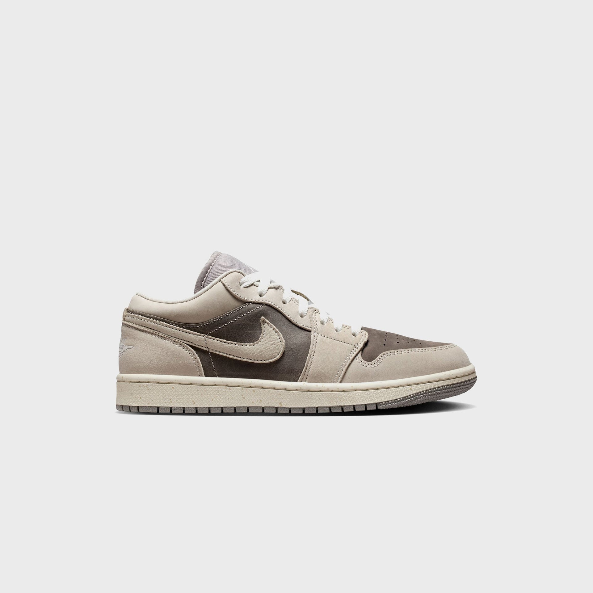 Jordan WMNS Air Jordan 1 Low SE - Enigma Stone / Pale Ivory / Hemp / Oatmeal