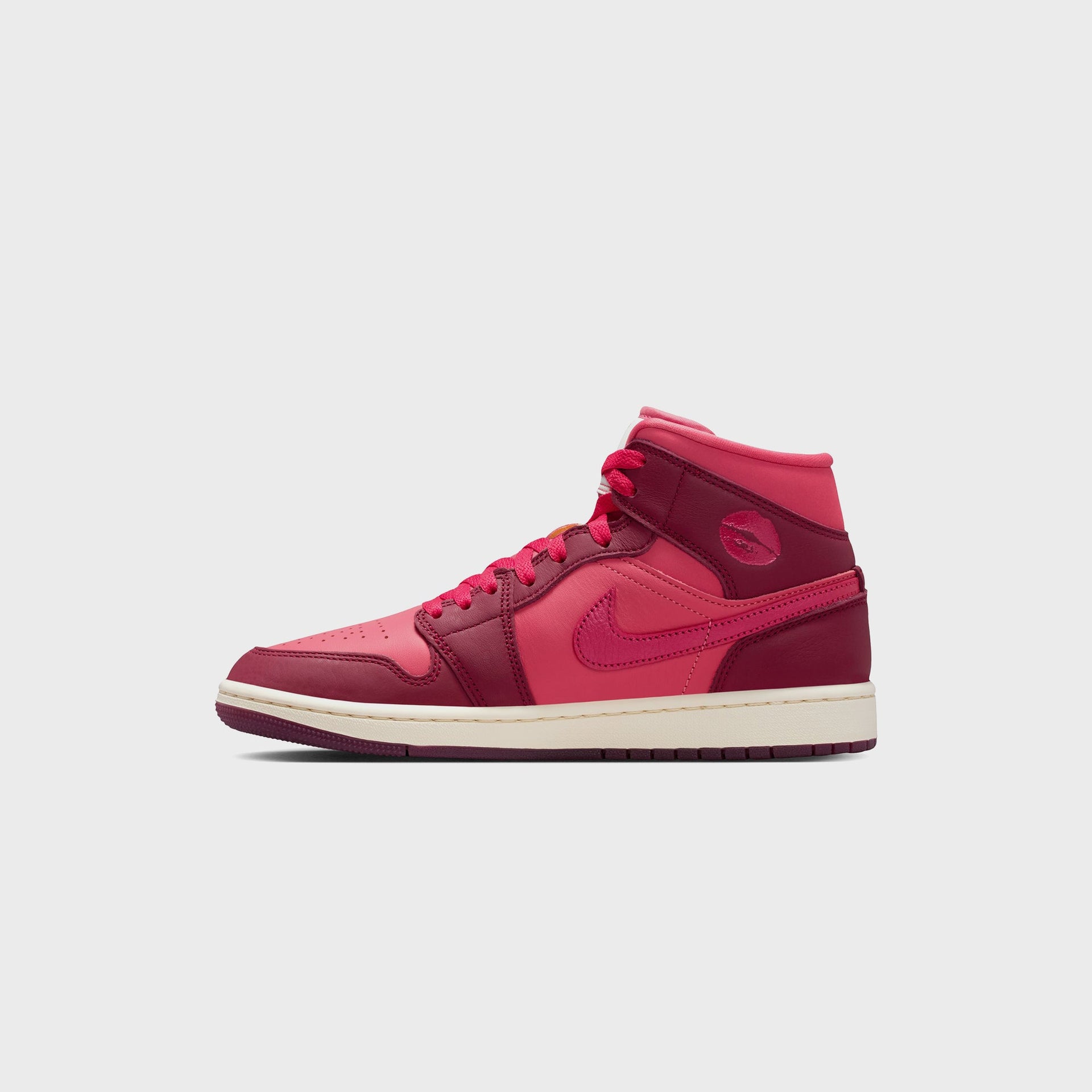 Jordan WMNS Air Jordan 1 Mid SE - Team Red / Sierra Red / Pueblo Red / Pale Ivory