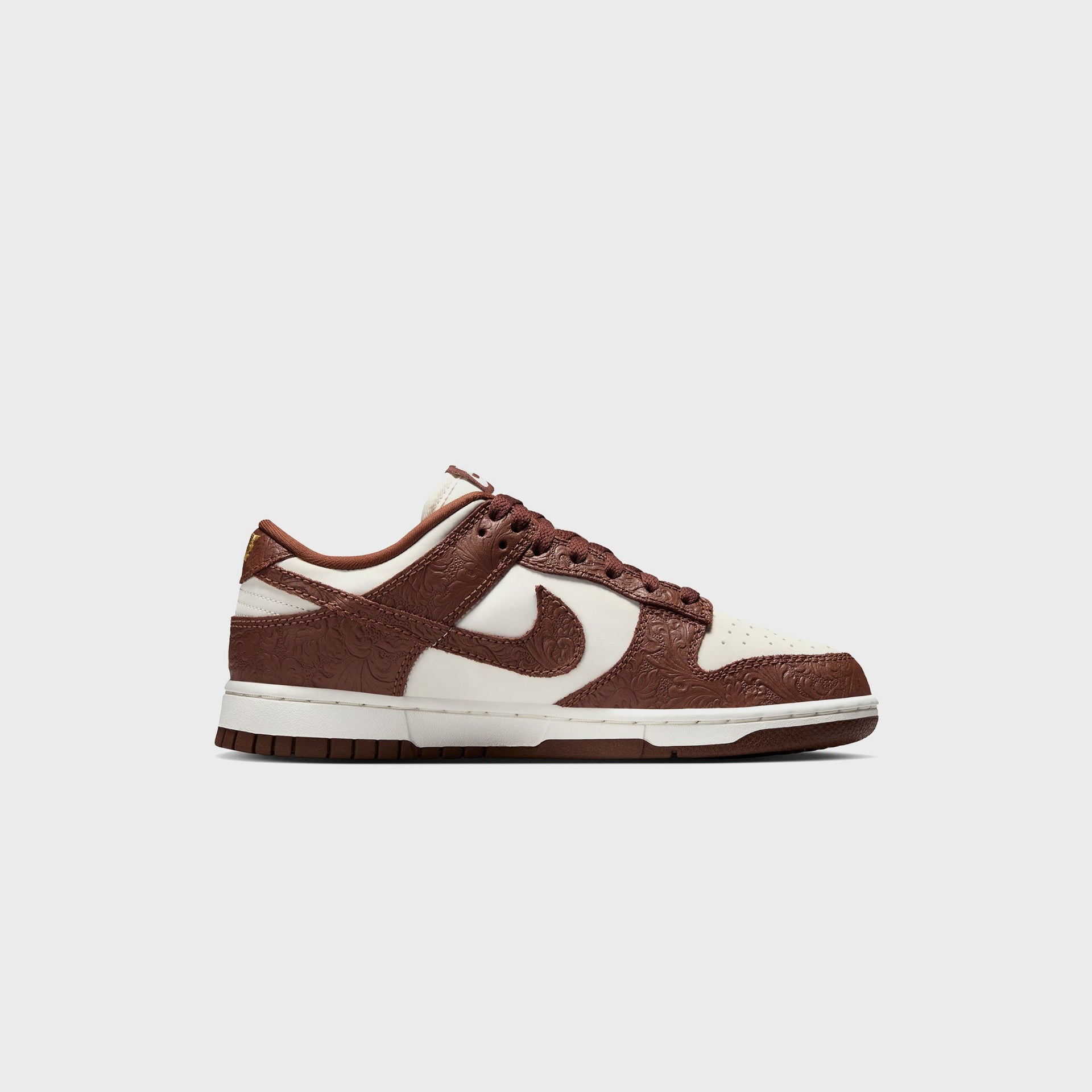 Nike WMNS Dunk Low - Sail / Fauna Brown / Metallic Gold