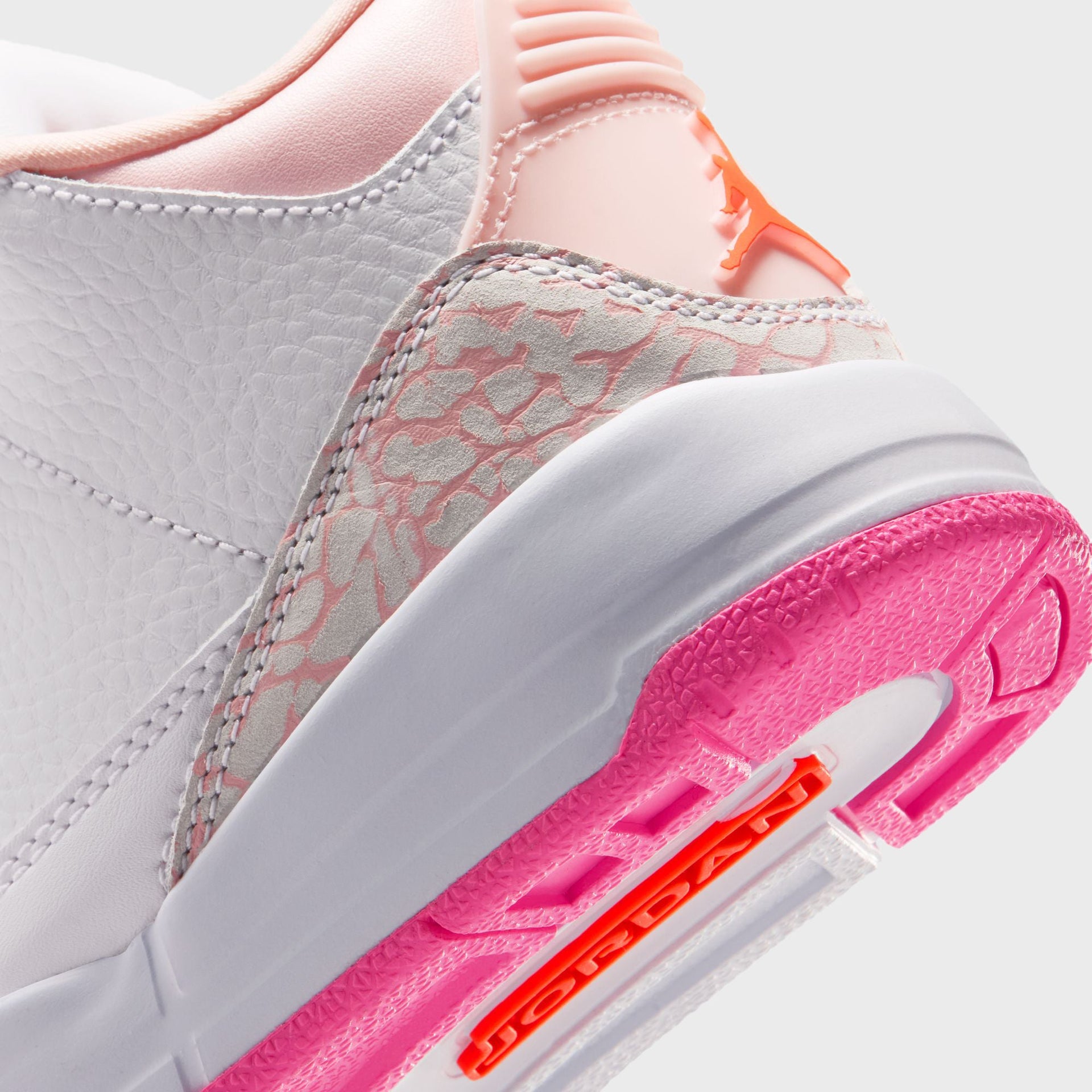 Jordan PS Jordan 3 Retro - Pearl Pink / Hyper Orange / Pink Bloom