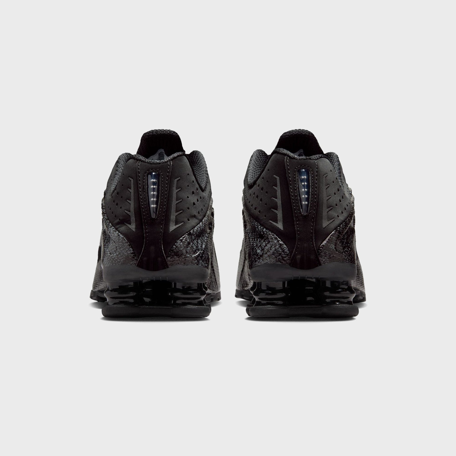 Nike WMNS Shox R4 - Print Black / Black / Metallic Silver / Dark Grey