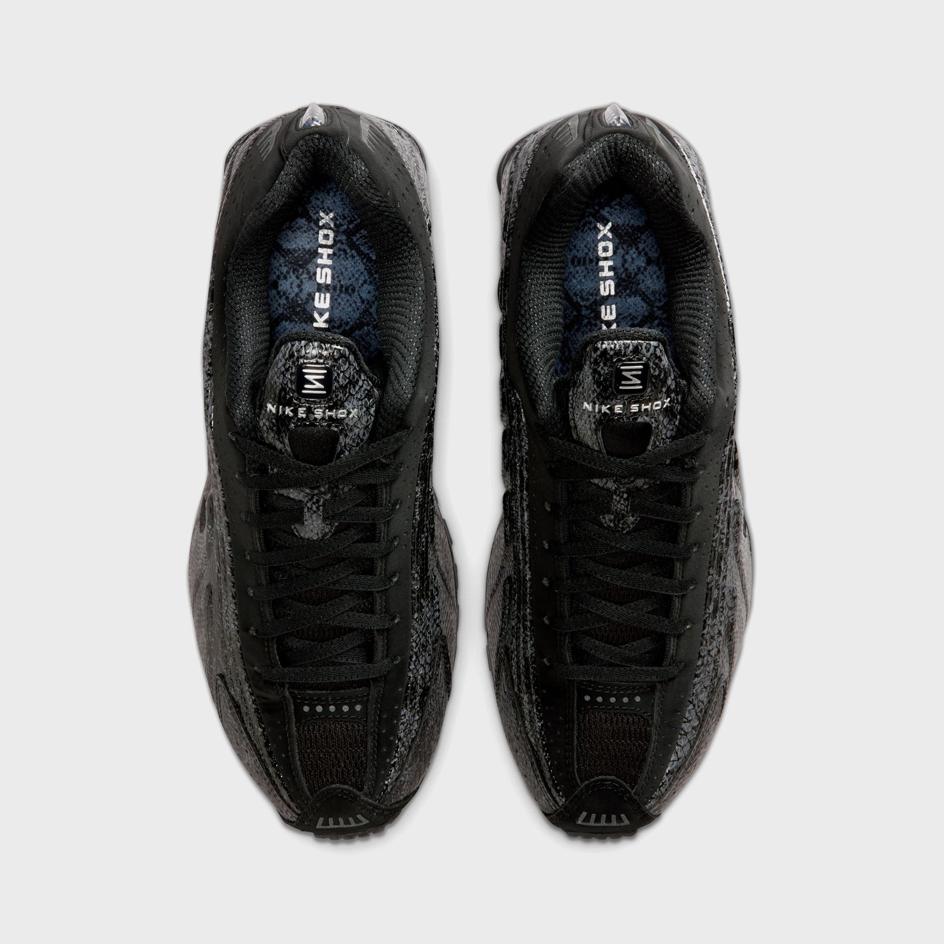 Nike WMNS Shox R4 - Print Black / Black / Metallic Silver / Dark Grey