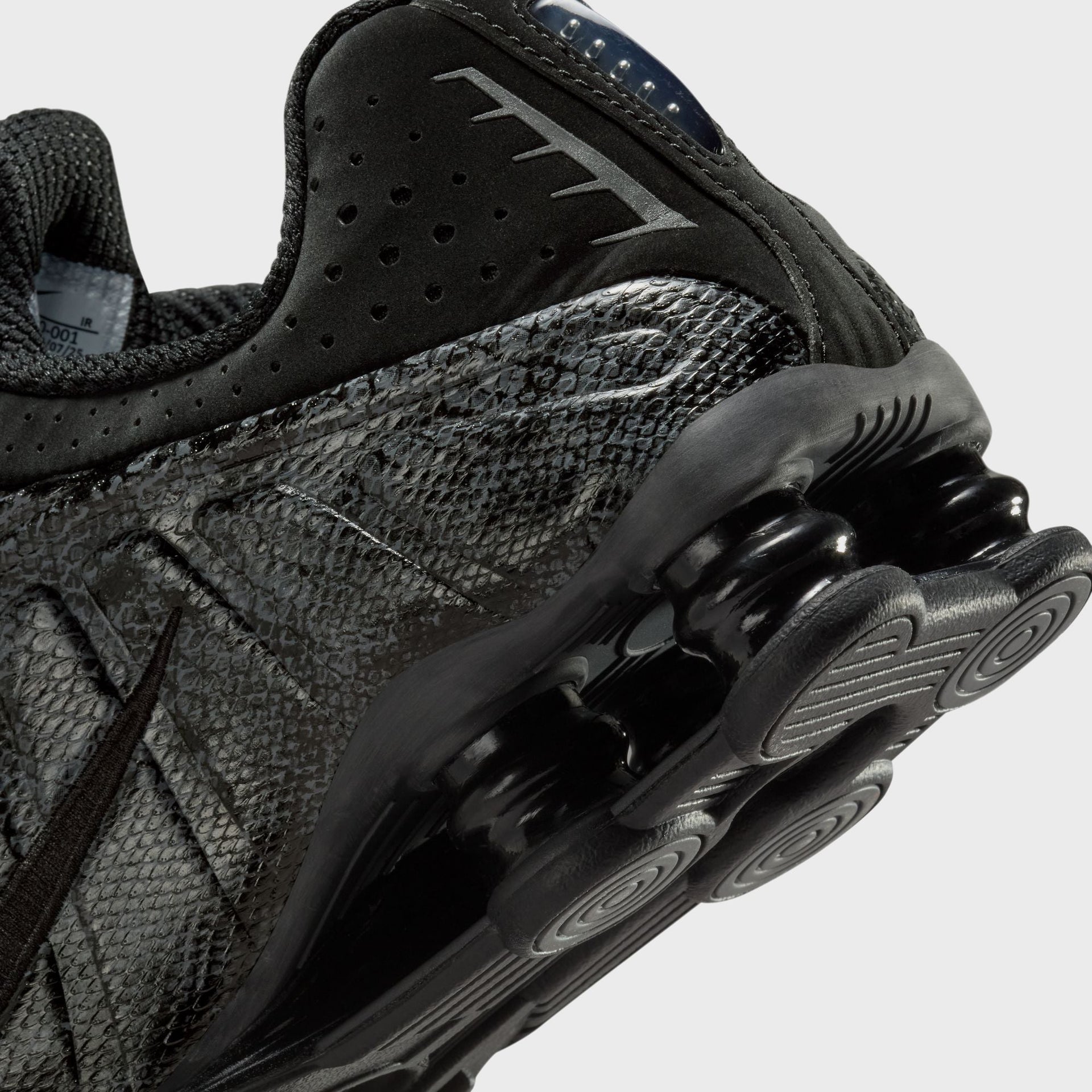 Nike WMNS Shox R4 - Print Black / Black / Metallic Silver / Dark Grey