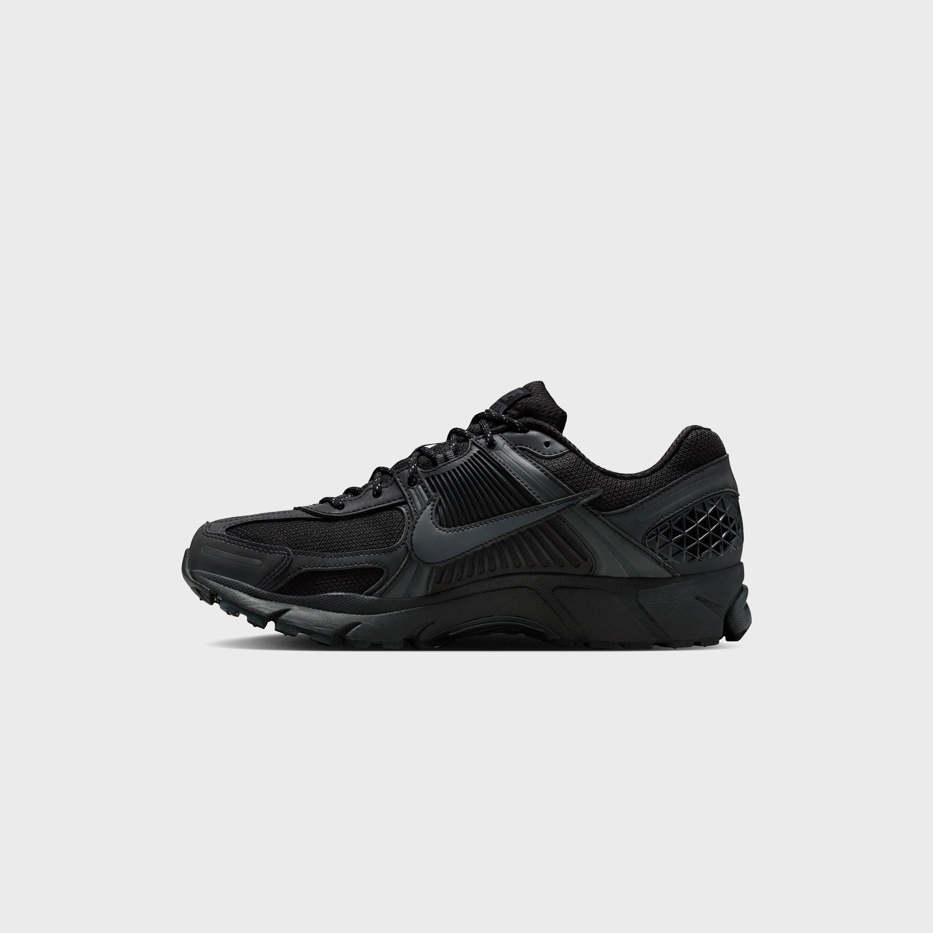 Nike Zoom Vomero 5 - Black / Black