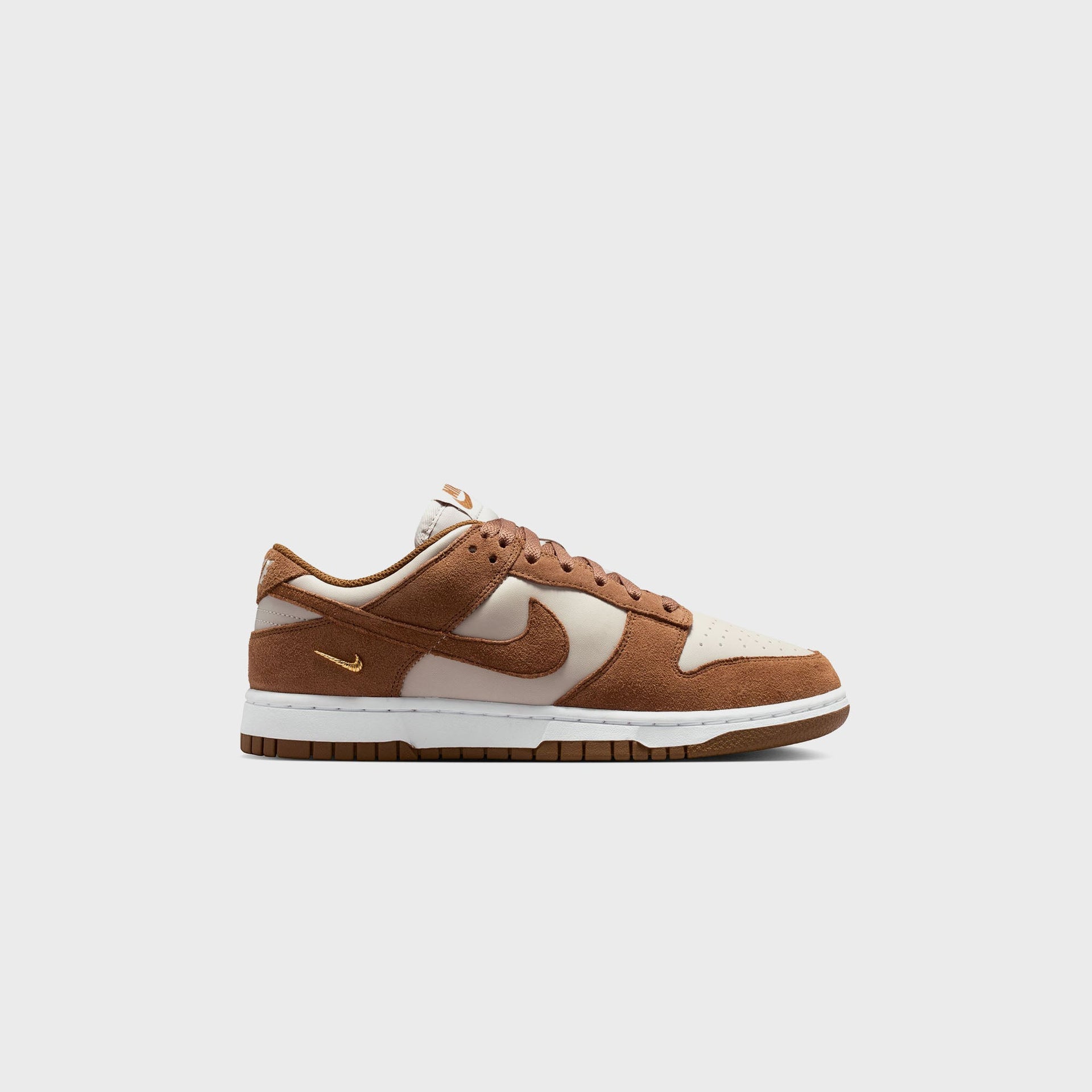 Nike WMNS Dunk Low Suede - Light British Tan / Cream II / White