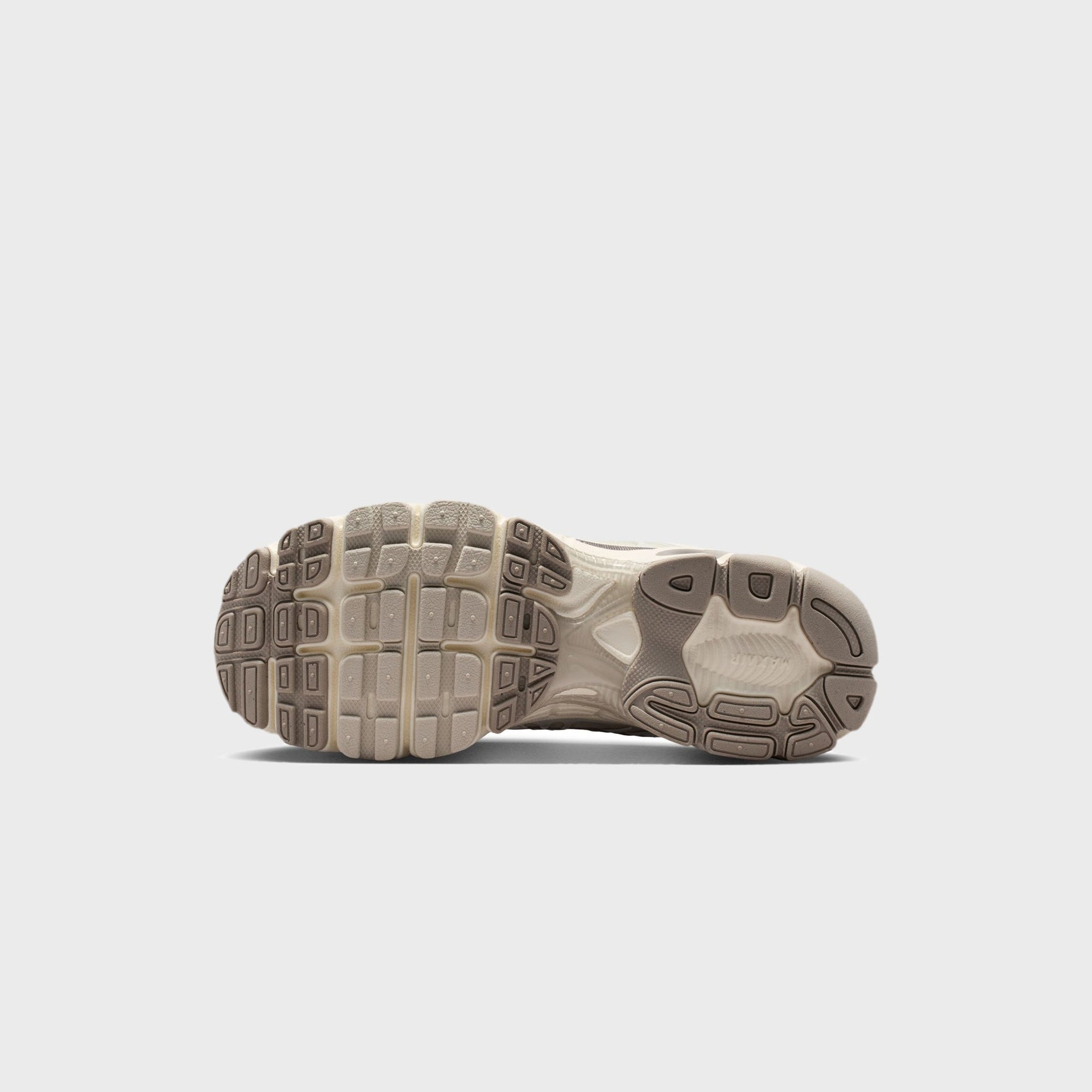 Nike WMNS Air Max Moto 2K - Phantom / Light Bone / Sail / Metallic Summit White