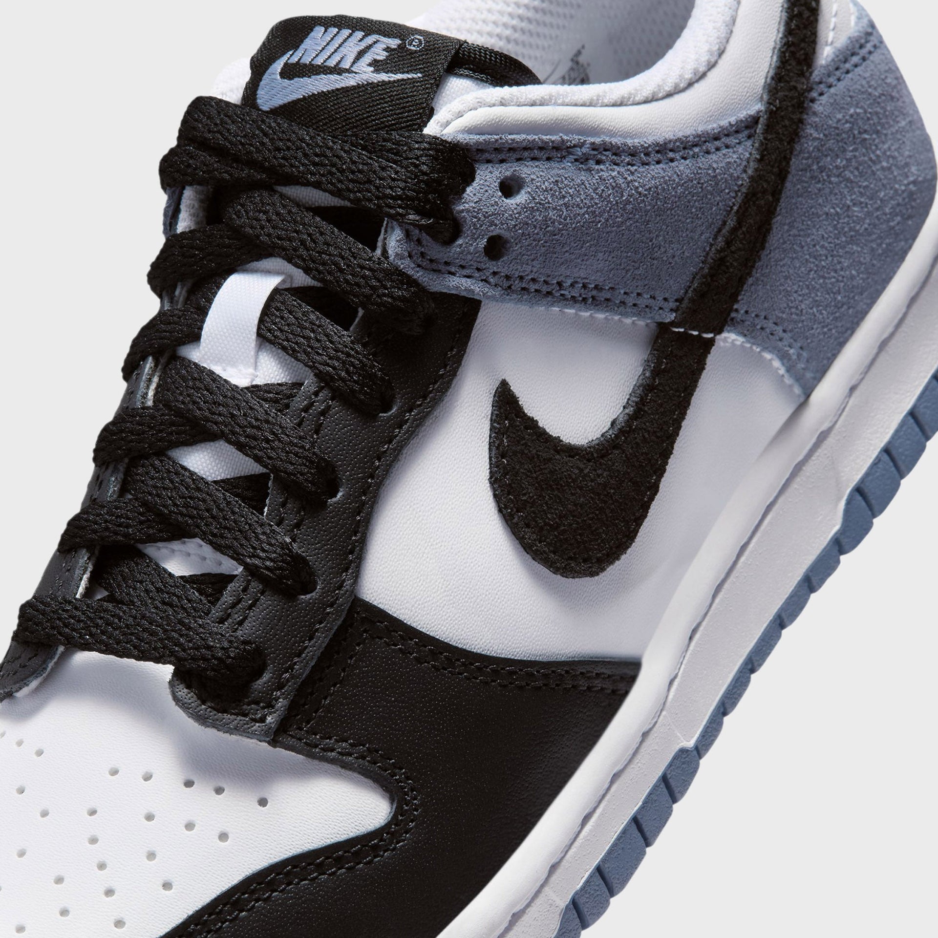 Nike GS Dunk Low - White / Black / Indigo