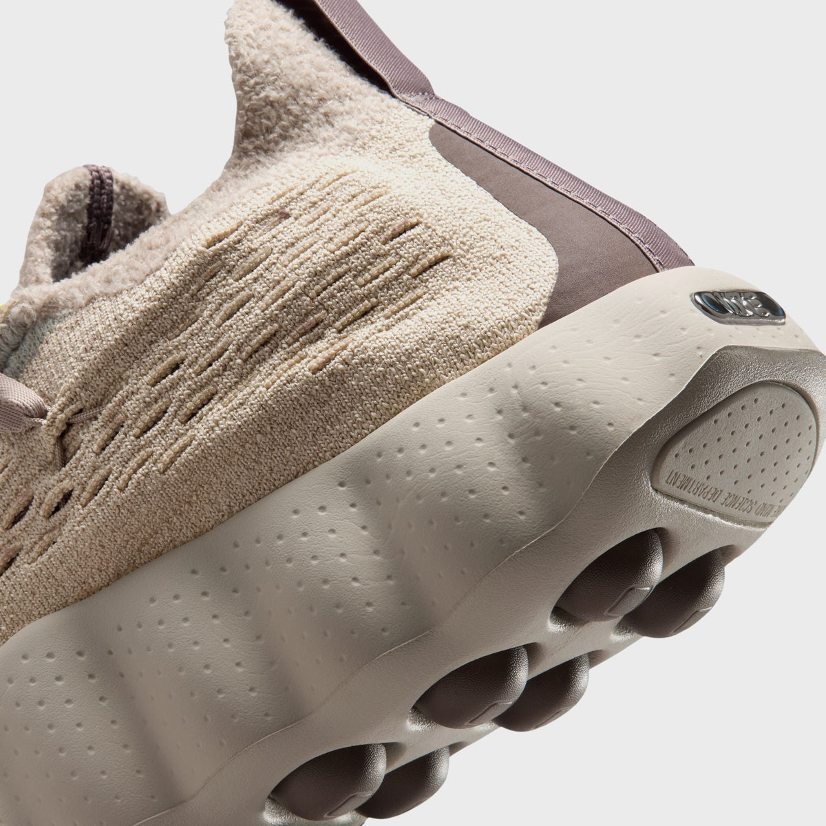 Nike Mind 002 Flyknit - Sand Drift / Fossil Rose / Plum Eclipse / Light Orewood Brown